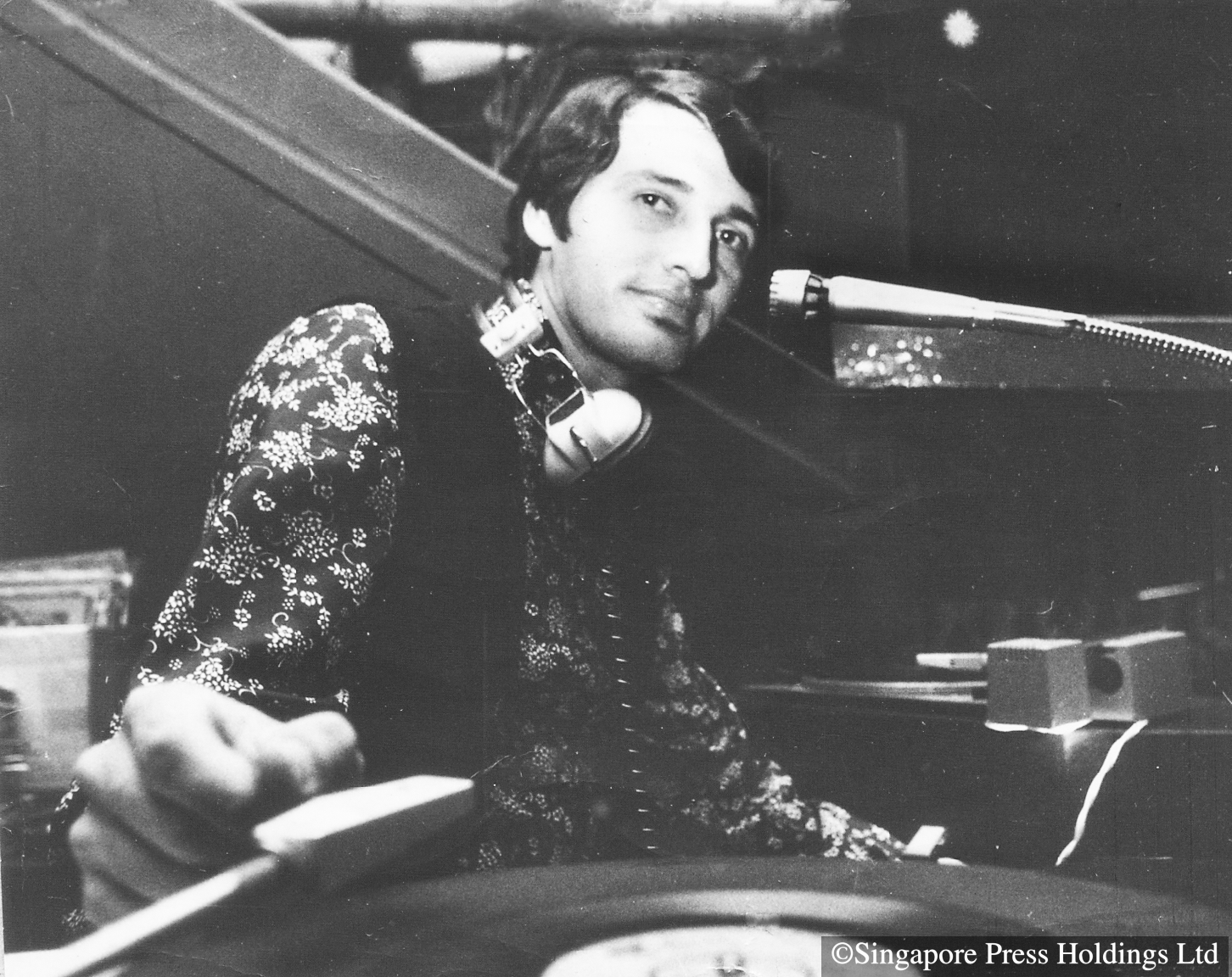 Brian Richmond in his element, 1976. He started out as a mobile disco DJ and became a household name in the 1970s and 80s. Source: The Straits Times © Singapore Press Holdings Limited. Reprinted with permission.