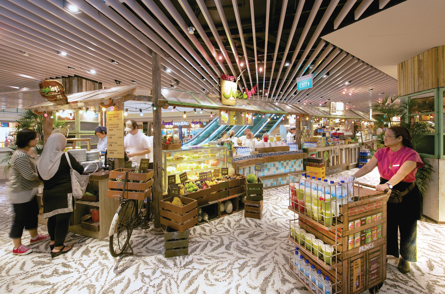 The Food Republic at Wisma Atria boasts 23 food stations and three mini restaurants in a 23,000 square foot space. Image courtesy of Food Republic.