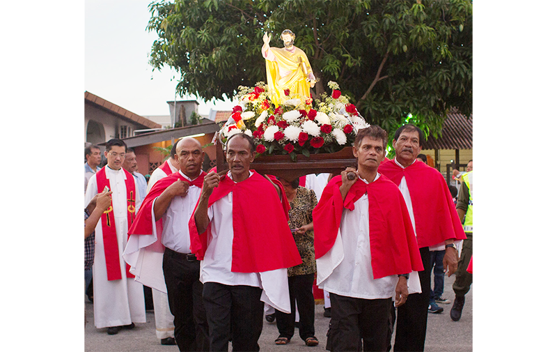 Religious festivals are a part of life in the predominantly Catholic Eurasian community of Melaka’s Portuguese Settlement. Pictured here is the celebration of Festa San Pedro, or Saint Peter’s Festival. Saint Peter is the patron saint of fishermen. Photo by Desmond Lui. Courtesy of Melissa De Silva.