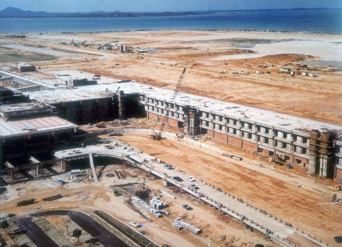The passenger terminal building at Changi Airport under construction, 1977–81. Civil Aviation Authority of Singapore Collection, courtesy of National Archives of Singapore.