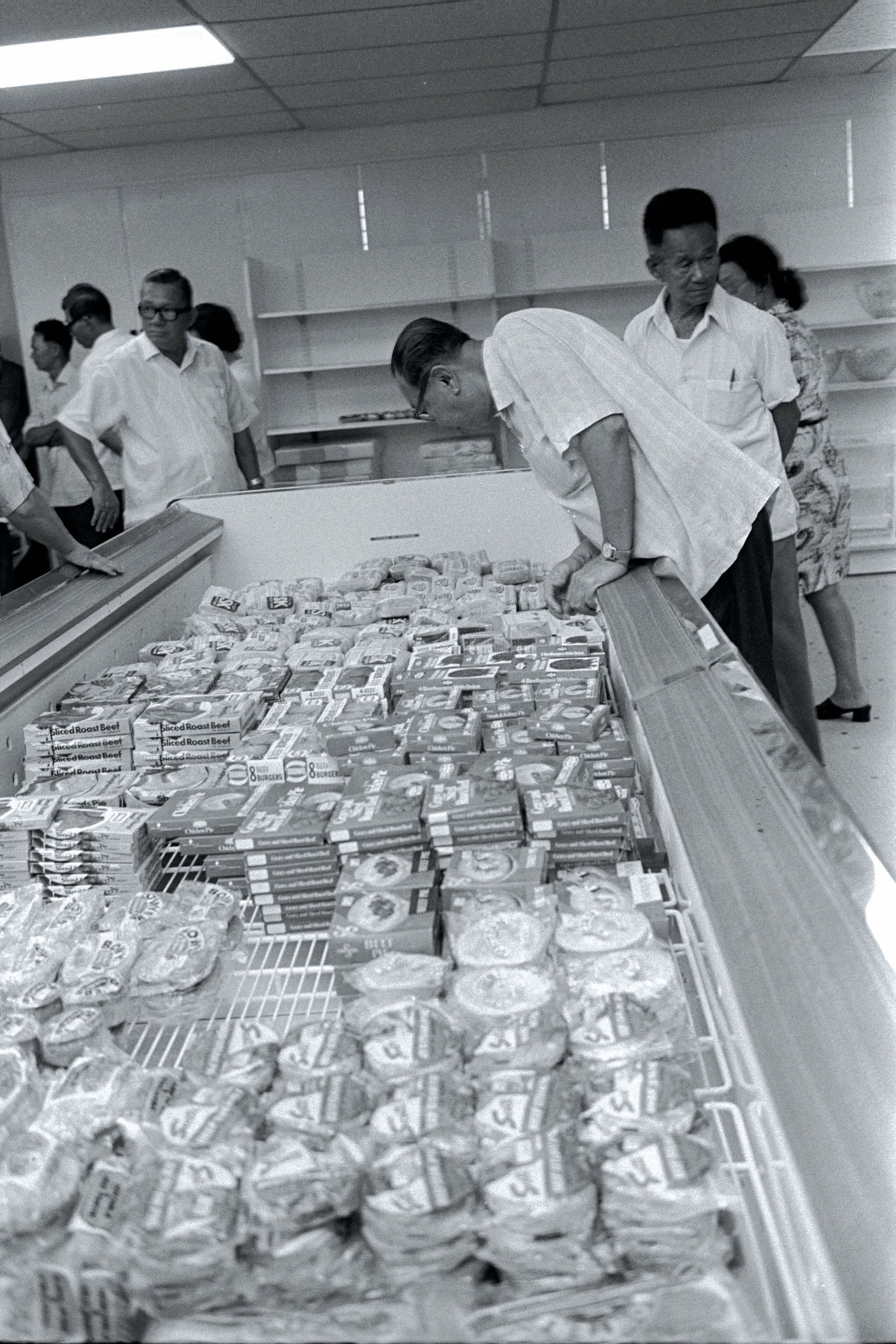 Shoppers at the new National Trades Union Congress (NTUC) supermarket at Toa Payoh, which opened on 22 July 1973. MITA collection, courtesy of National Archives of Singapore.