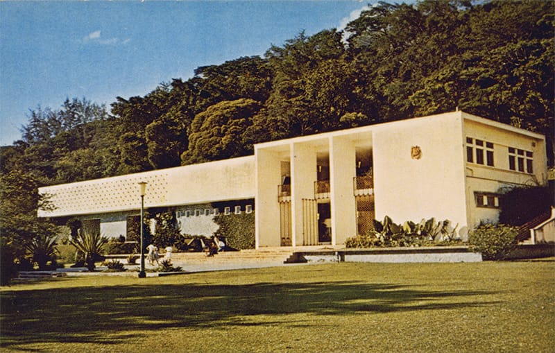 The Van Kleef Aquarium, 1960s. Situated at the foot of Fort Canning Hill at the junction of Clemenceau Avenue and River Valley Road, the aquarium was named after Dutchman Karl Willem Benjamin van Kleef, who lived in Singapore from the late 19th to early 20th century. He bequeathed his estate to the Municipal Commissioners for the beautification of the town. The aquarium was built in 1955 and demolished in 1998. Chiang Ker Chiu Collection, courtesy of National Archives of Singapore