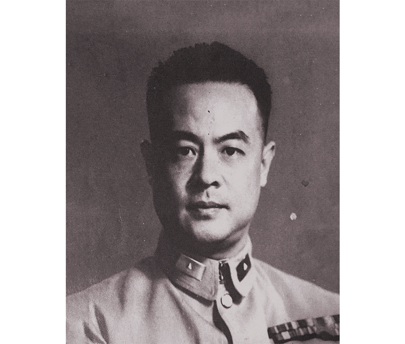 Portrait of Major-General Feng Yee, taken in the 1940s. Documents of Major-General Feng Yee (冯衍将军珍藏资料). Collection of the National Library, Singapore (Accession no.: B34450839C).