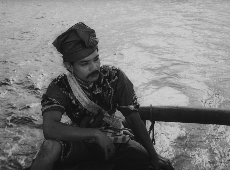 Still from Sultan Mahmood Mangkat Dijulang by K.M. Basker. Courtesy of Cathay-Keris Films Pte Ltd.