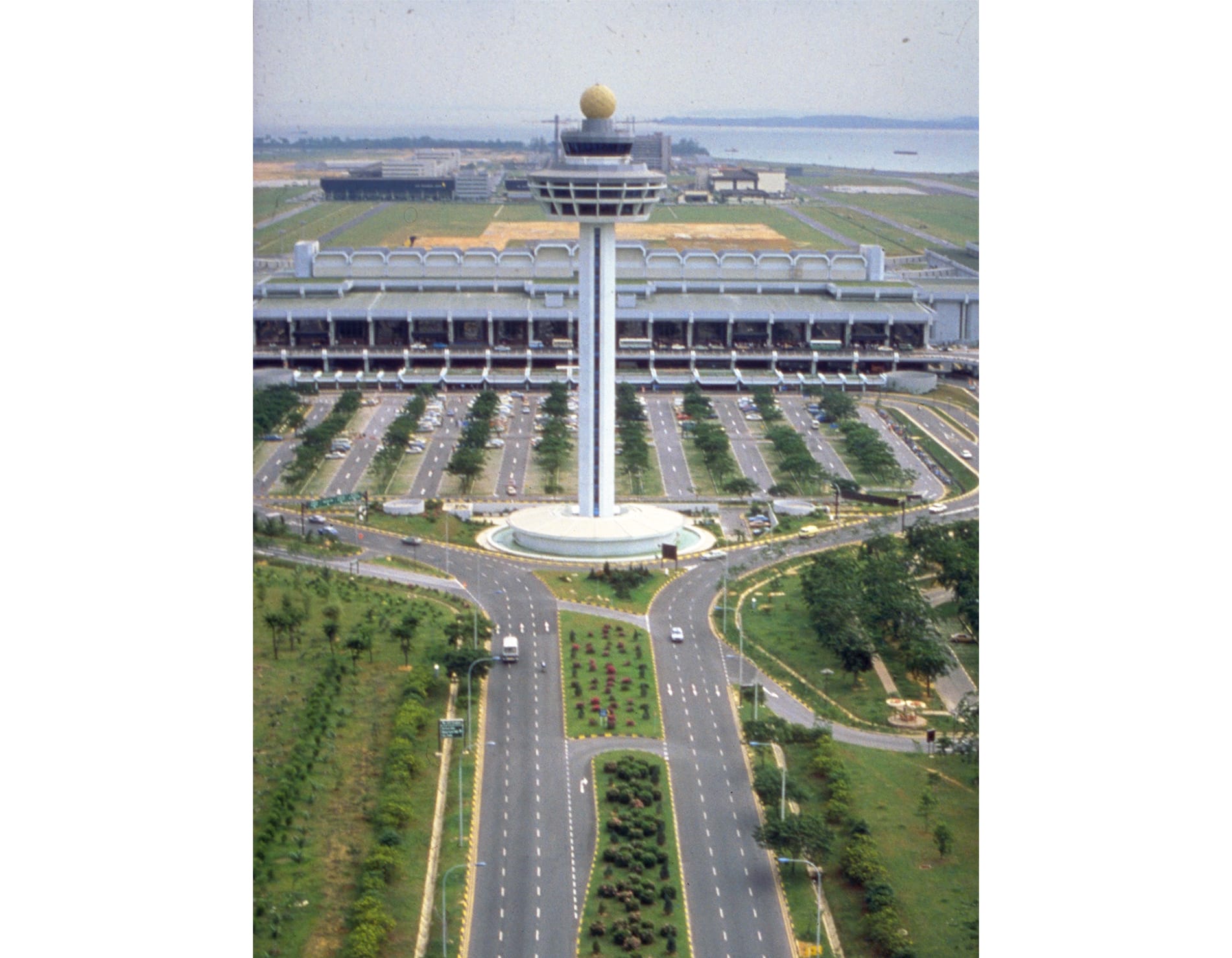 The control tower of Changi Airport, 1996. Civil Aviation Authority of Singapore Collection, courtesy of National Archives of Singapore.