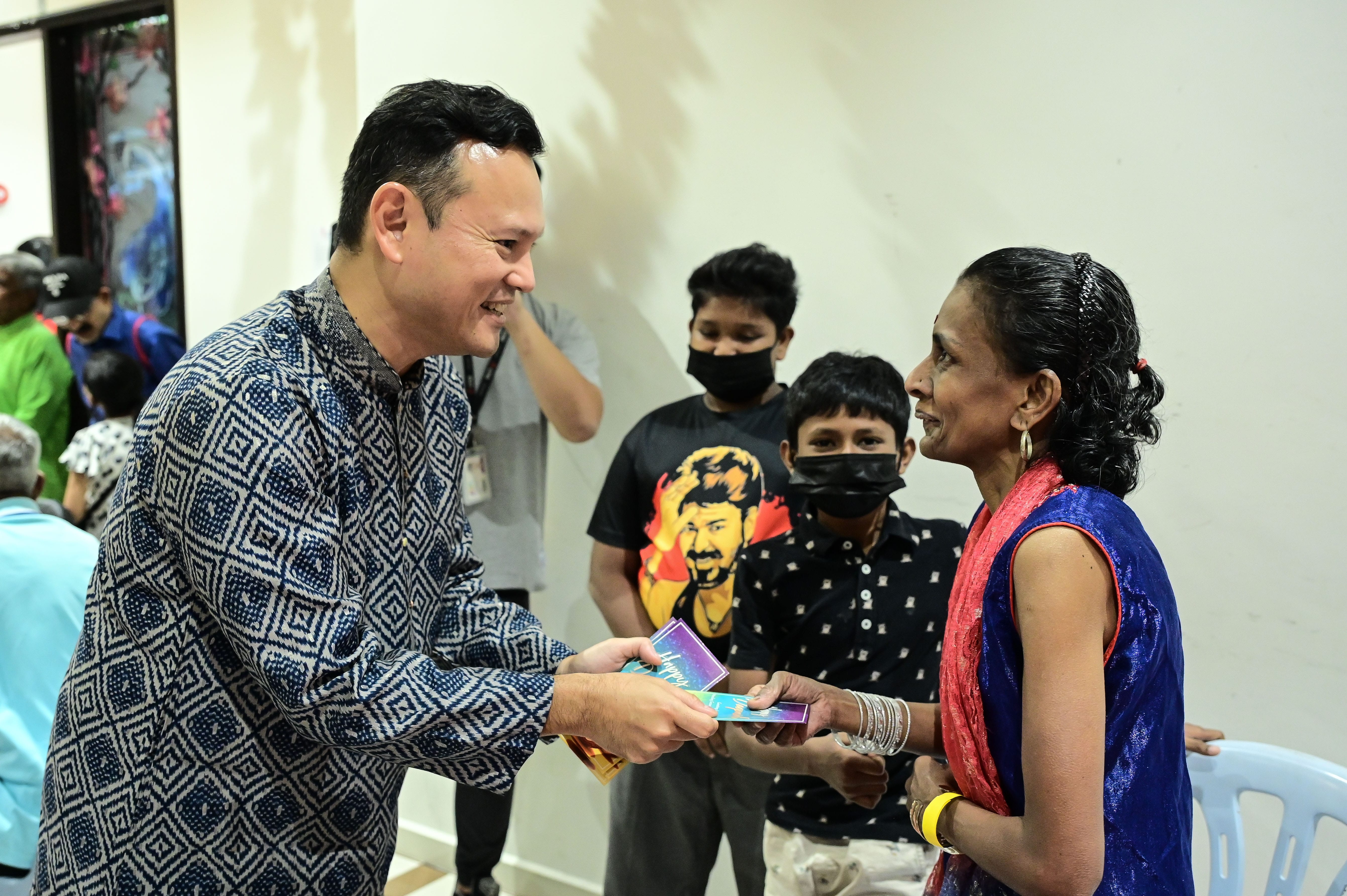 Deepavali Parisu