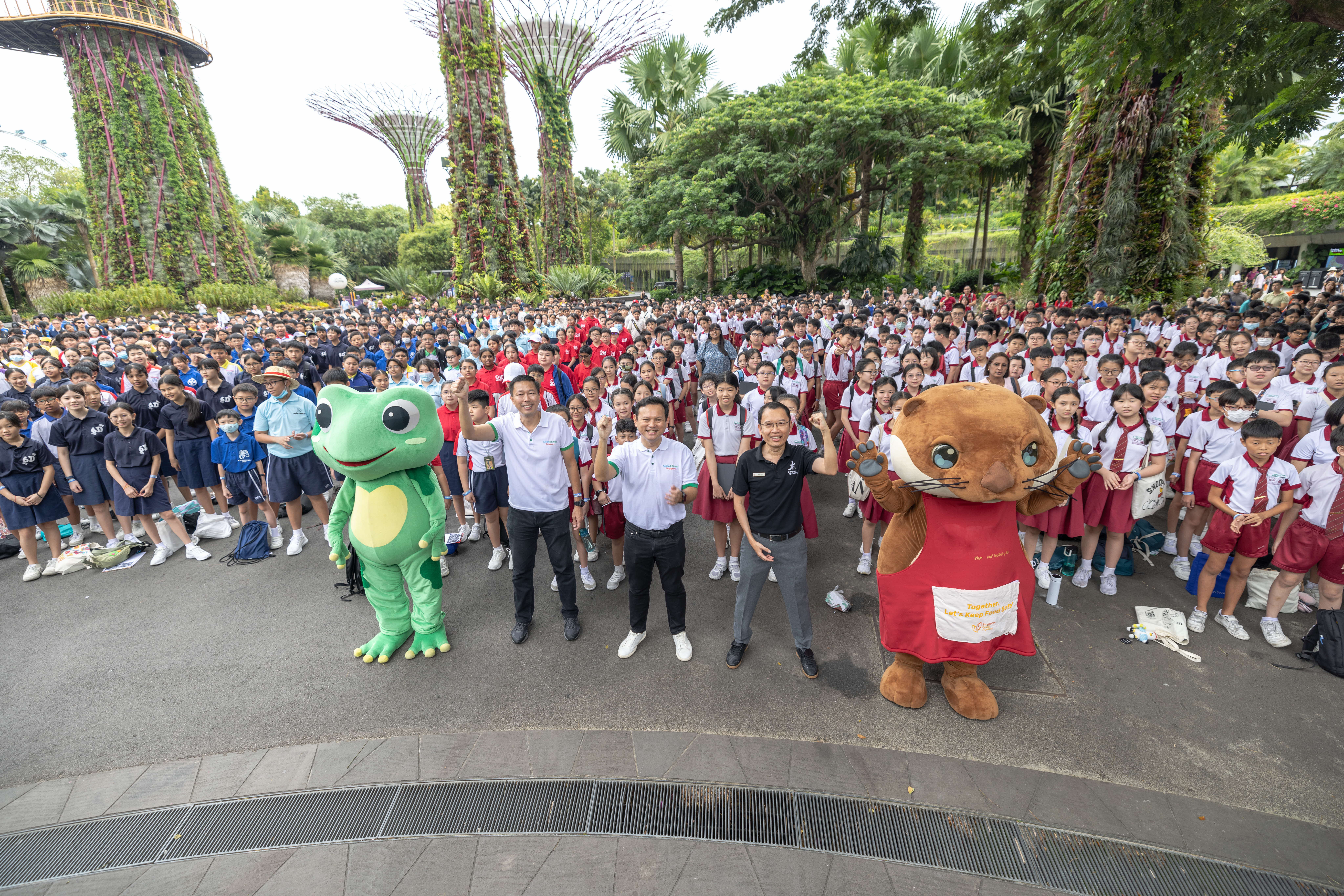 Group photo of the attendees for the event.