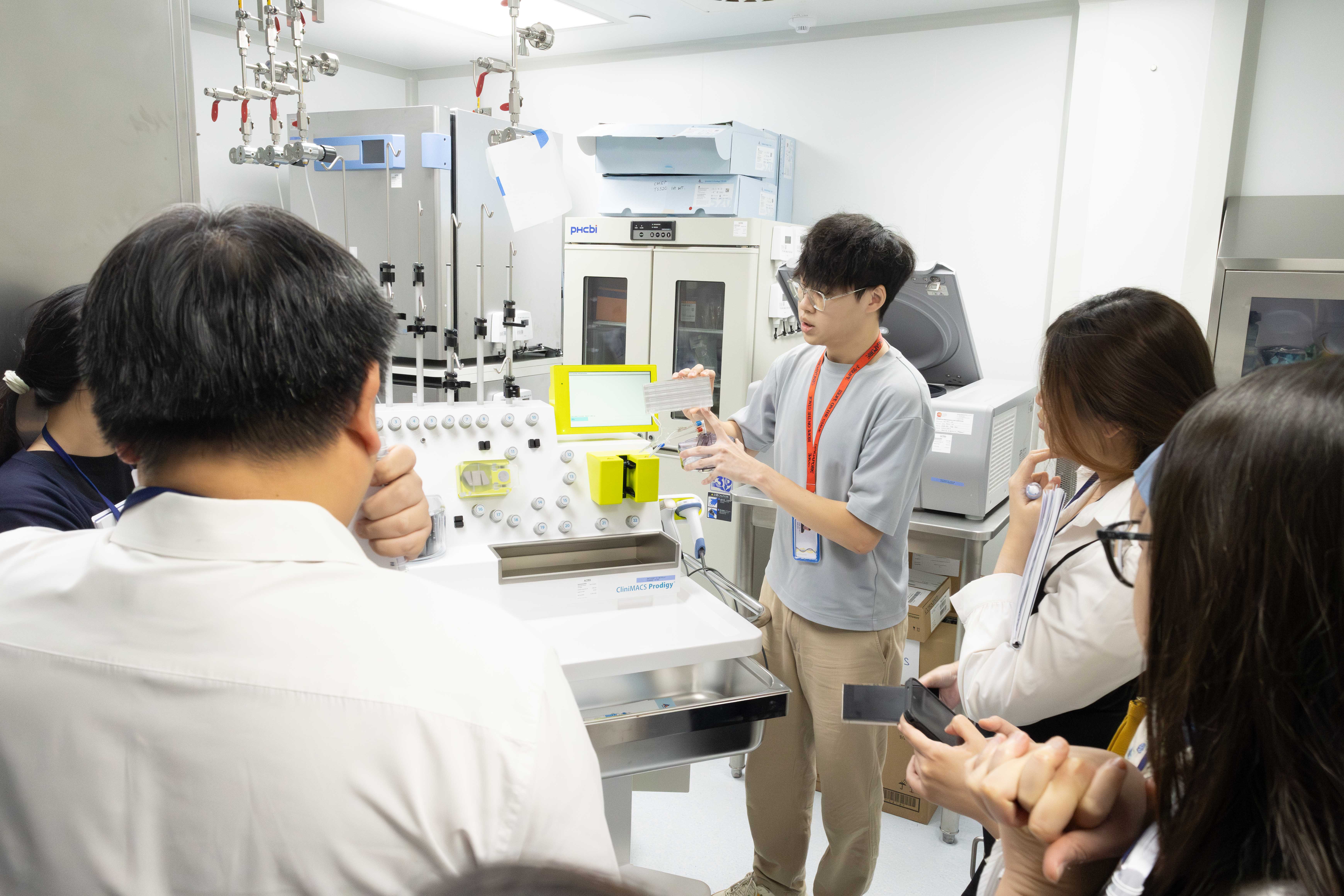 Participants receiving hands-on GMP cell therapy manufacturing training during the ISCT-ACTRIS Laboratory Bootcamp.