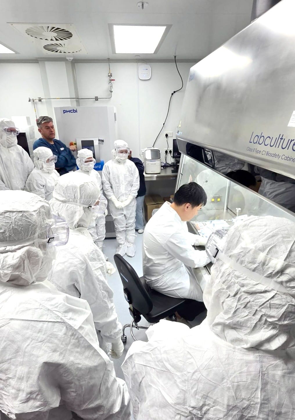 Participants receiving hands-on GMP cell therapy manufacturing training during the ISCT-ACTRIS Laboratory Bootcamp.