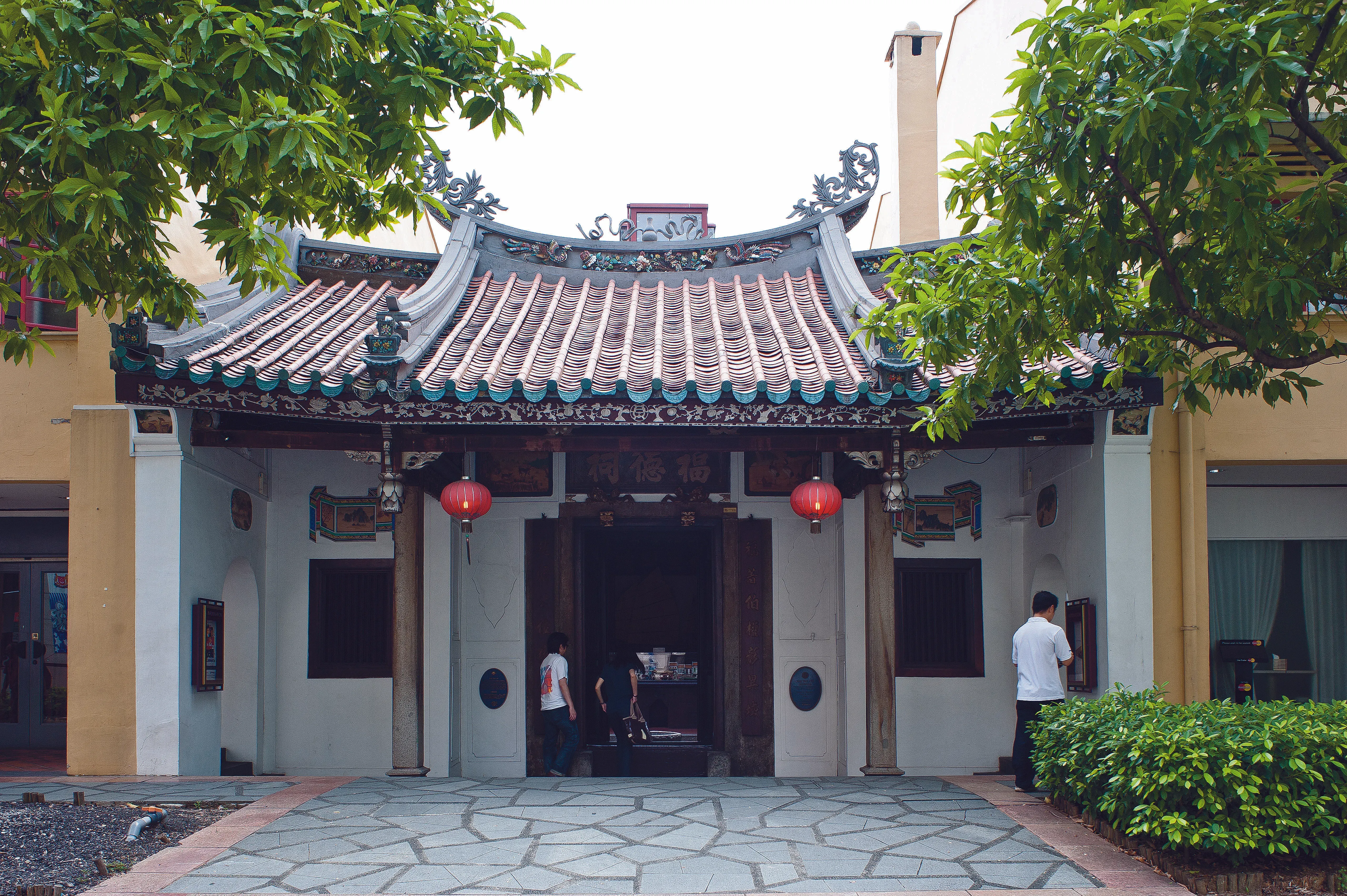 Front facade of 76 Telok Ayer Street