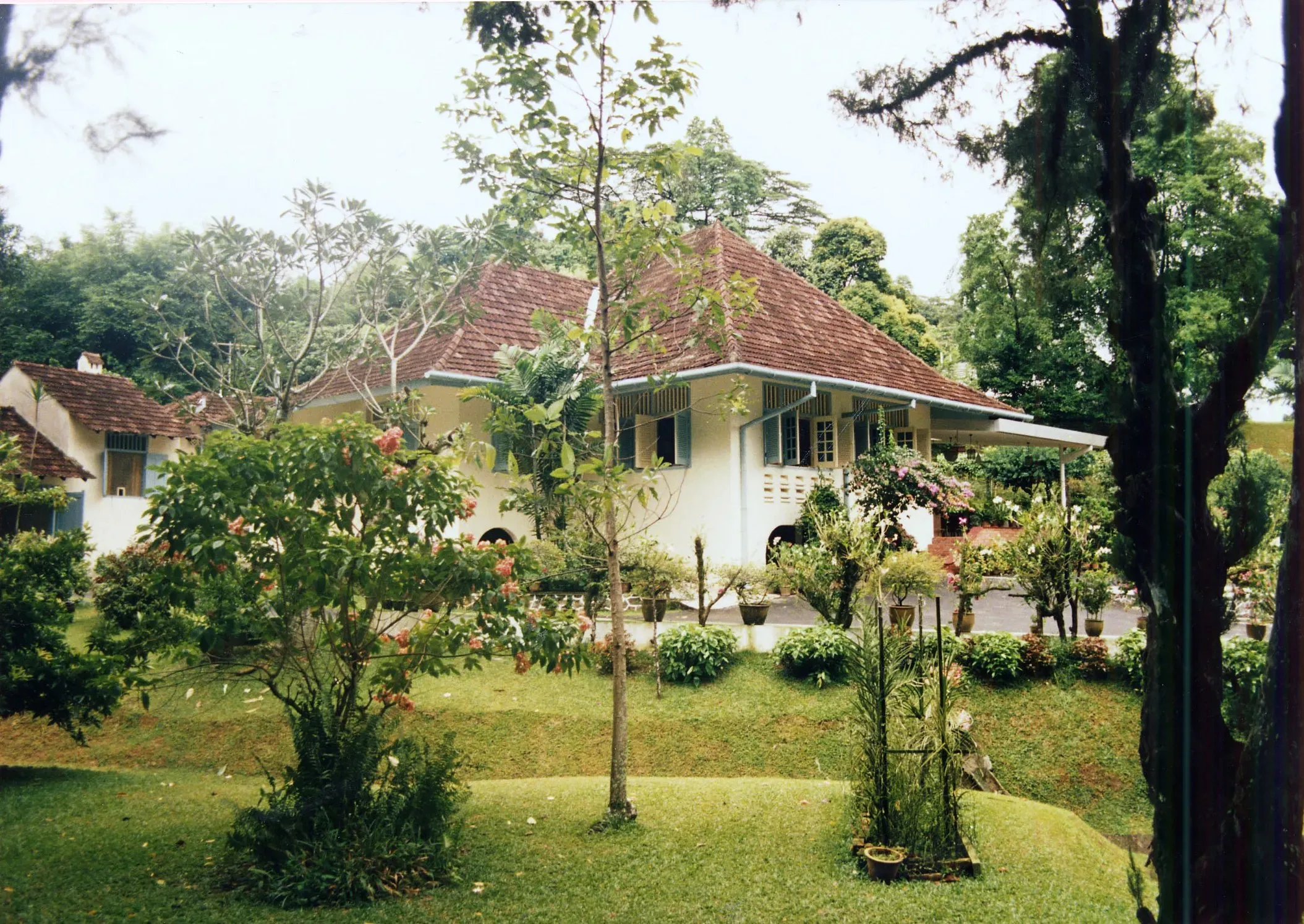 Front facade of 49 Holland Park
