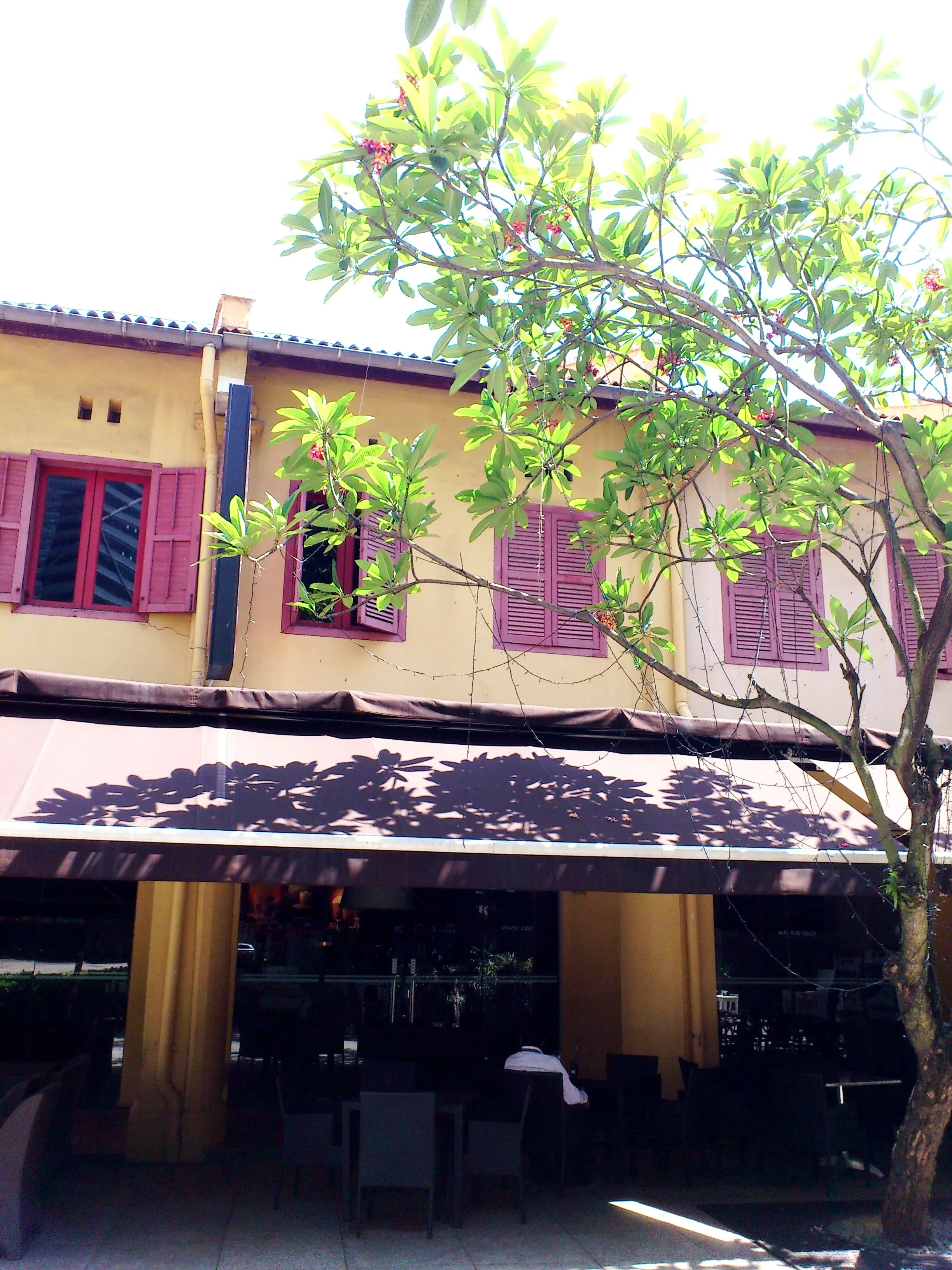 Front facade of 76 Telok Ayer Street