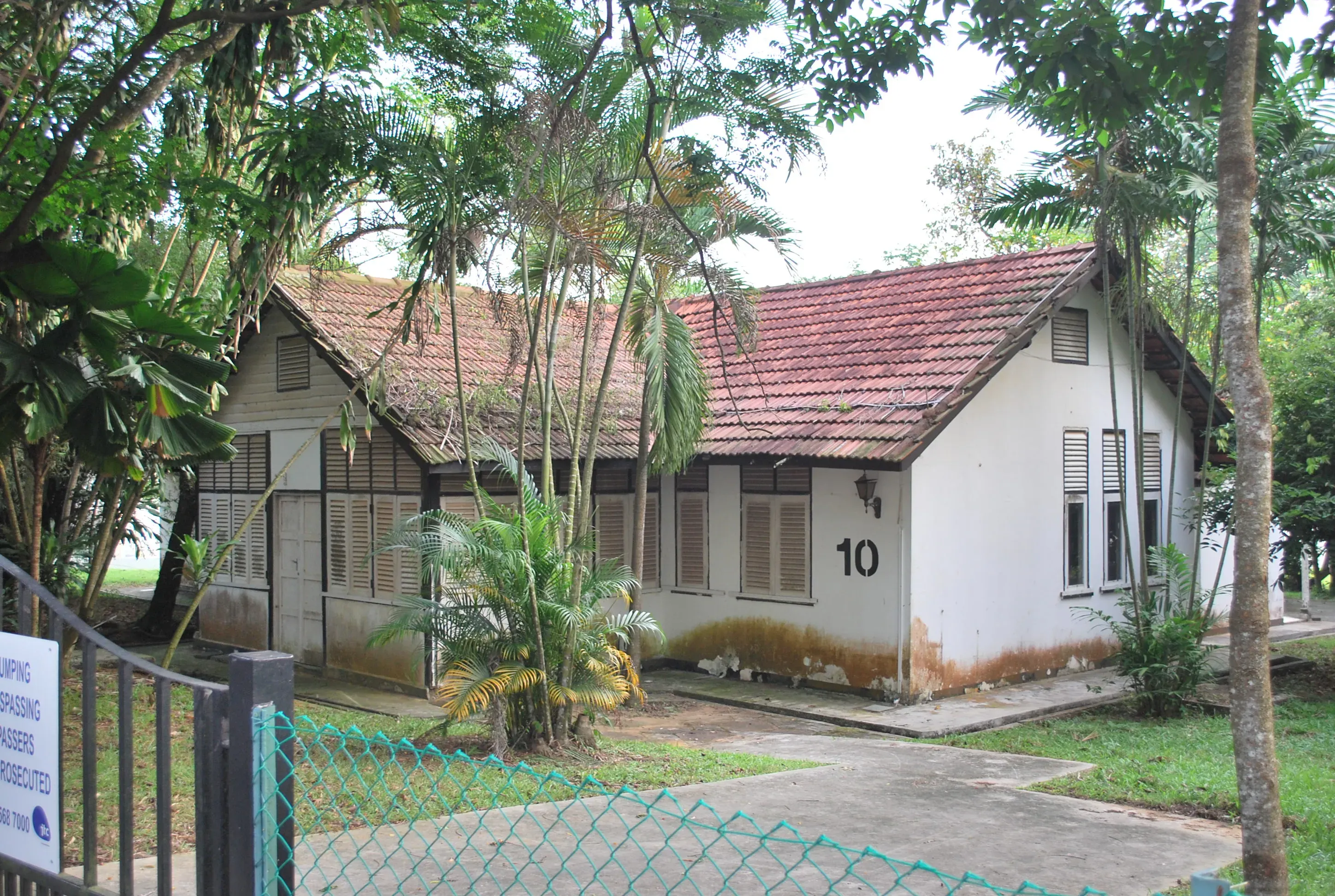 Front facade of 10 Hyde Park Gate