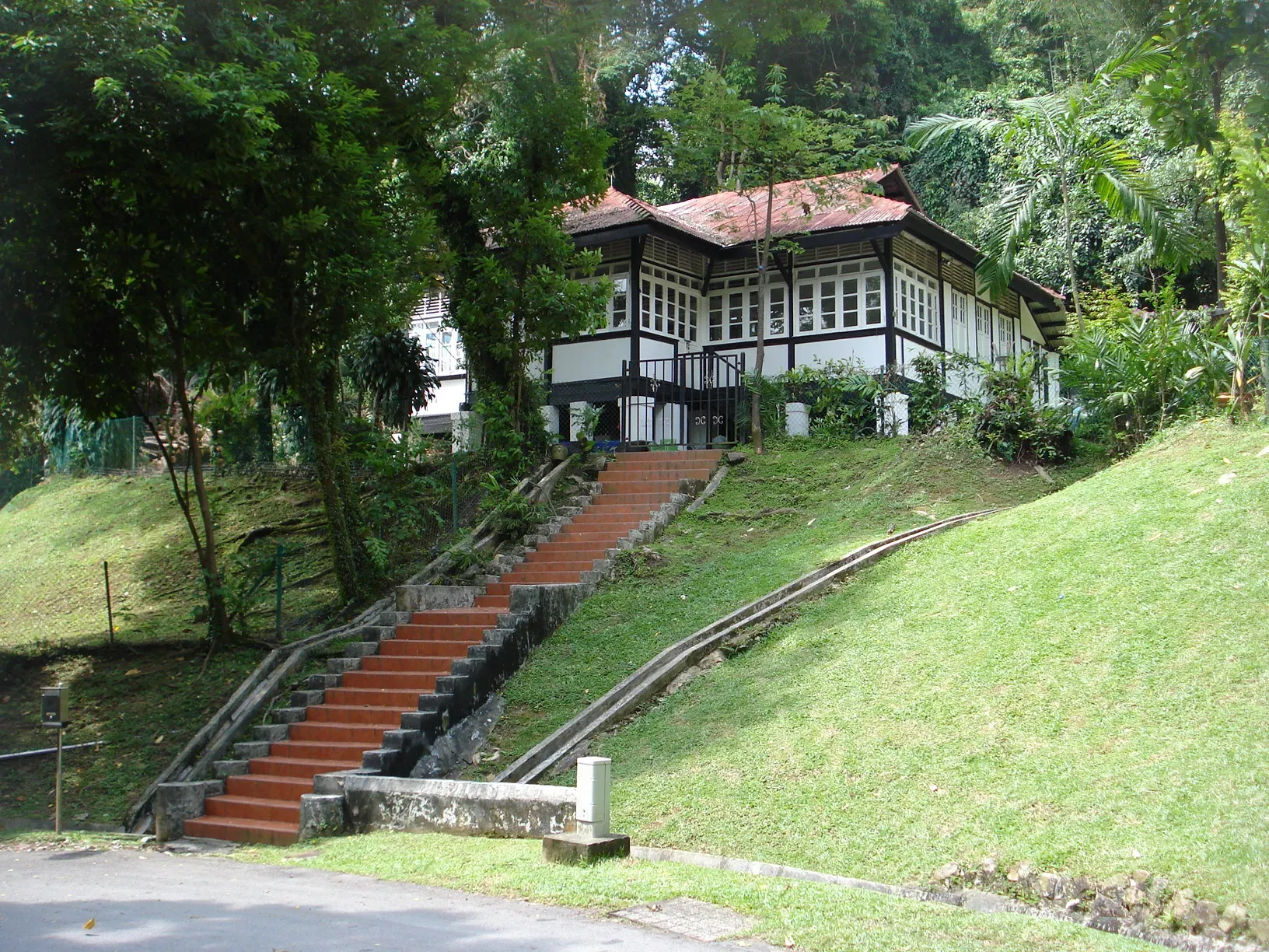 Building of 38 Seah Im Road