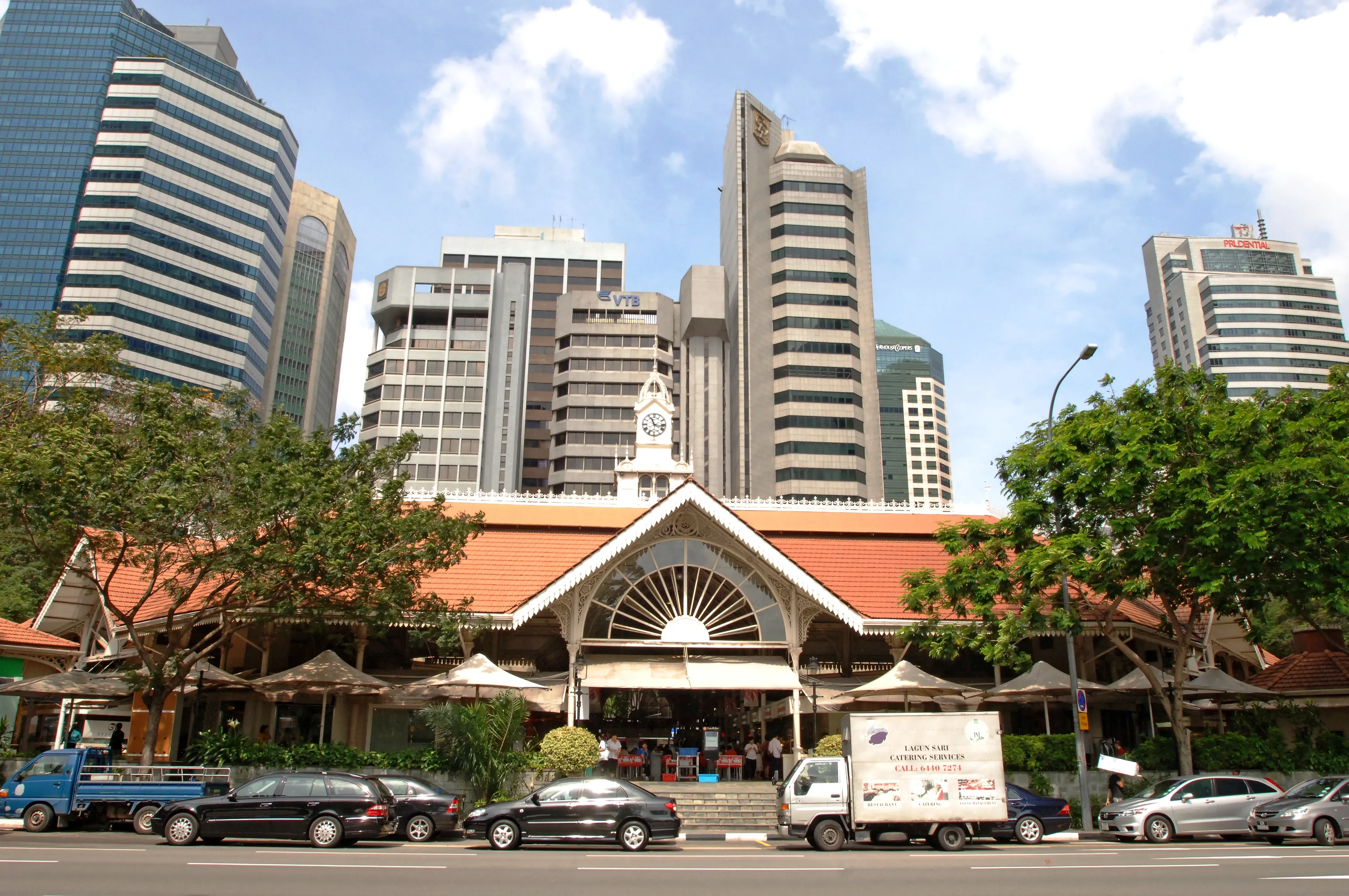 Front facade of 18 Raffles Quay