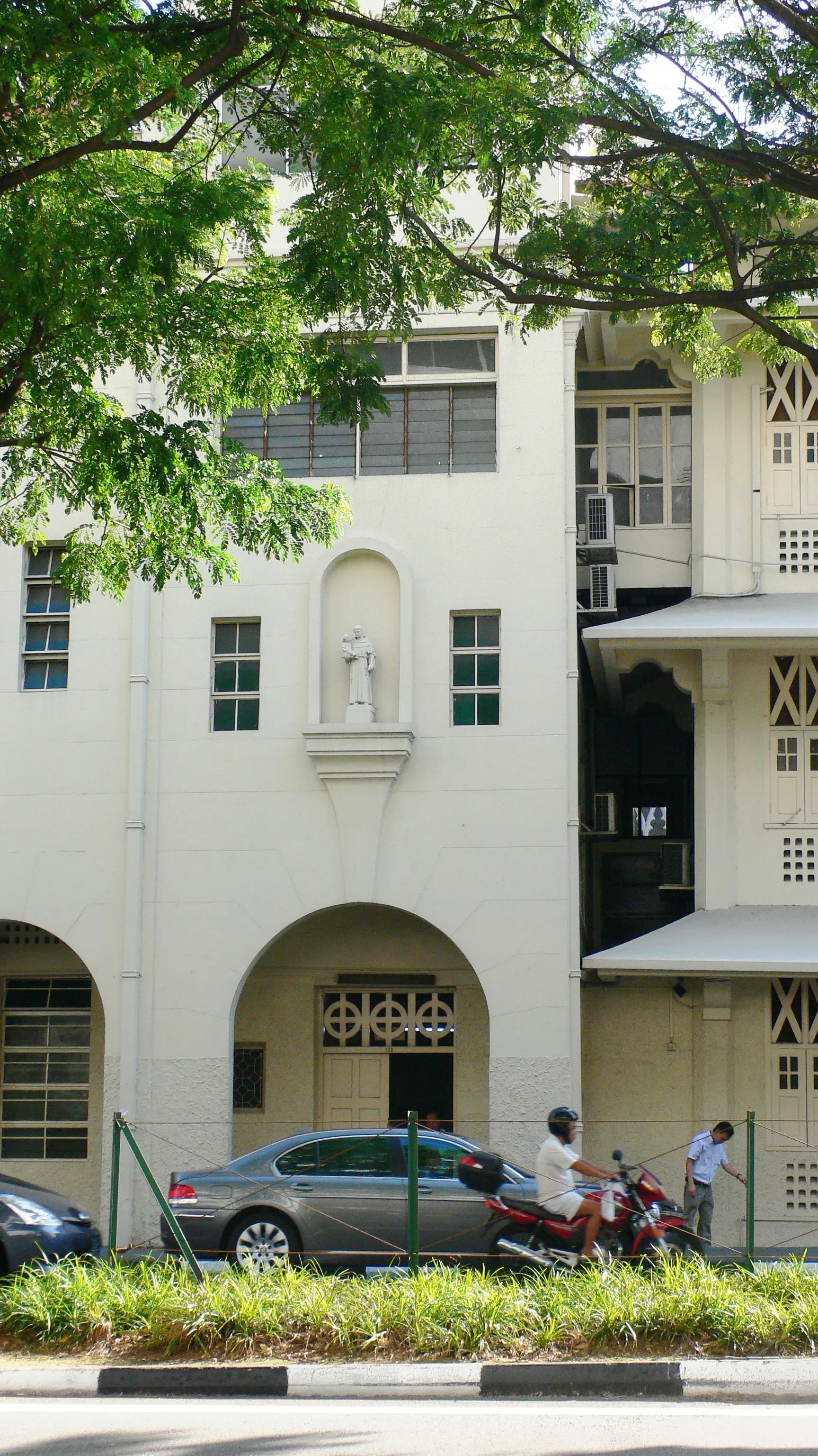 Building of 111 Middle Road