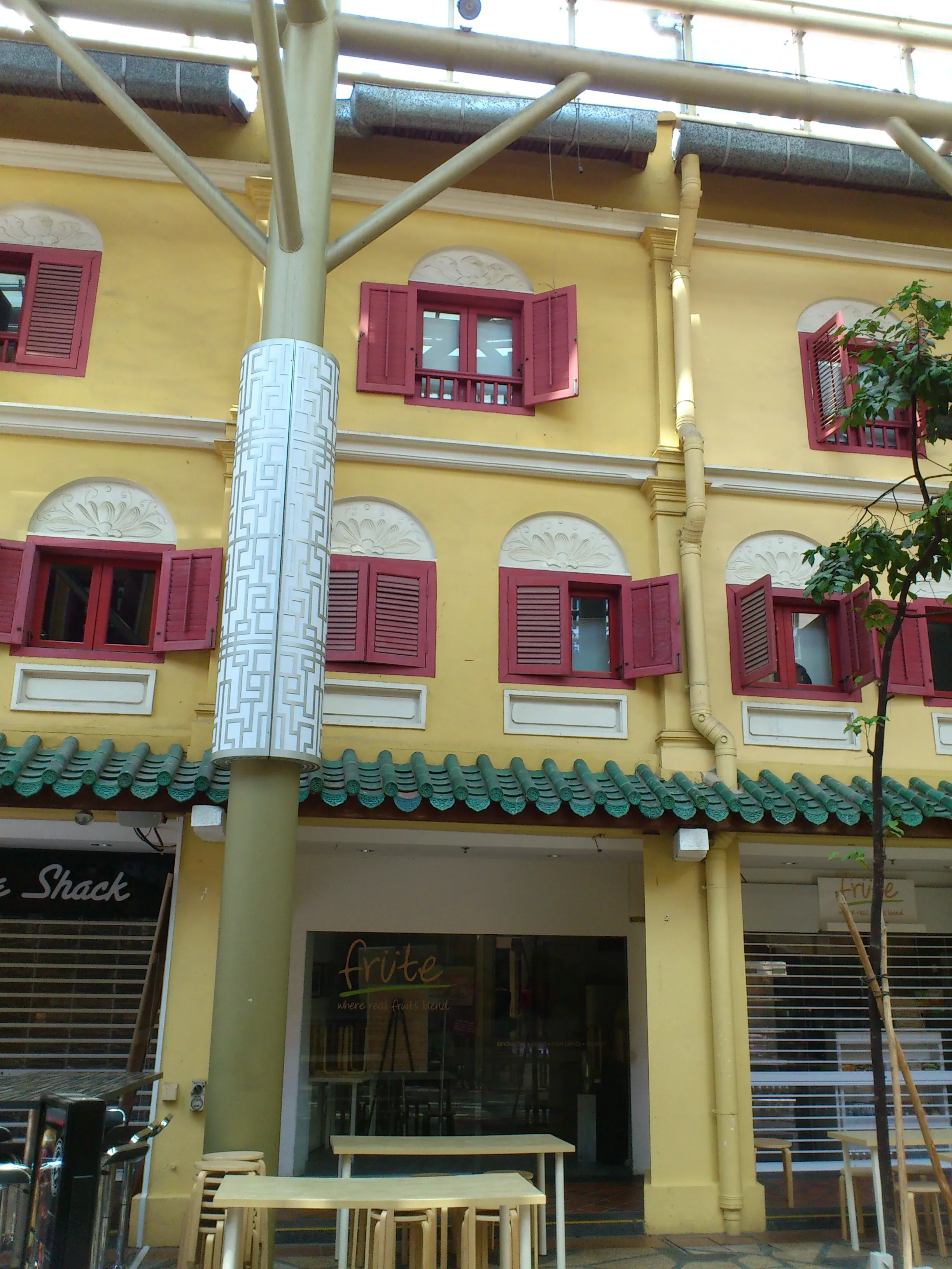 Front facade of 76 Telok Ayer Street