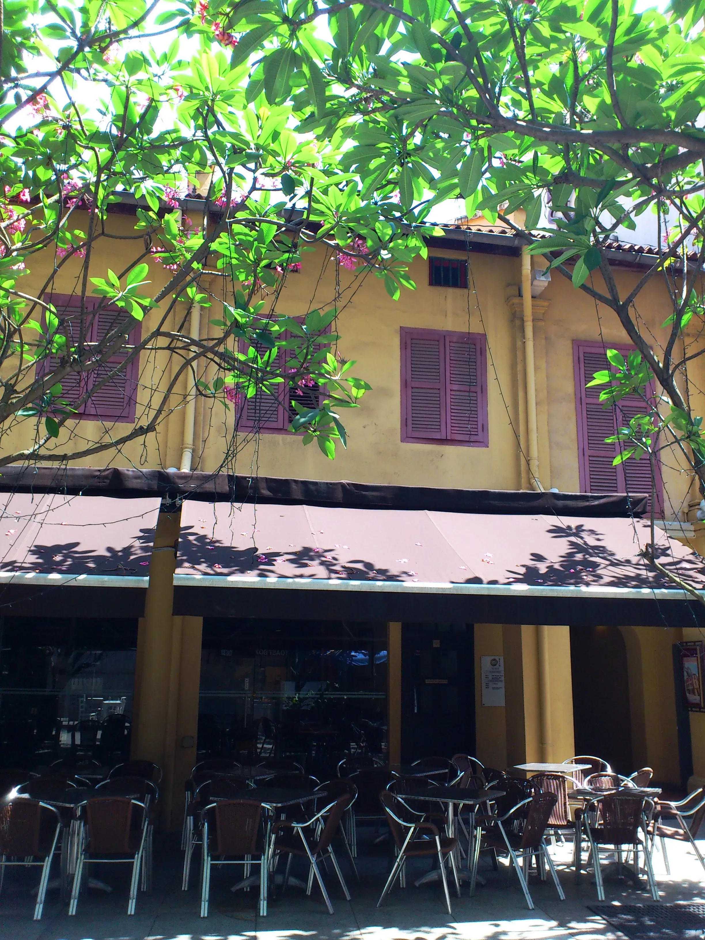Front facade of 76 Telok Ayer Street