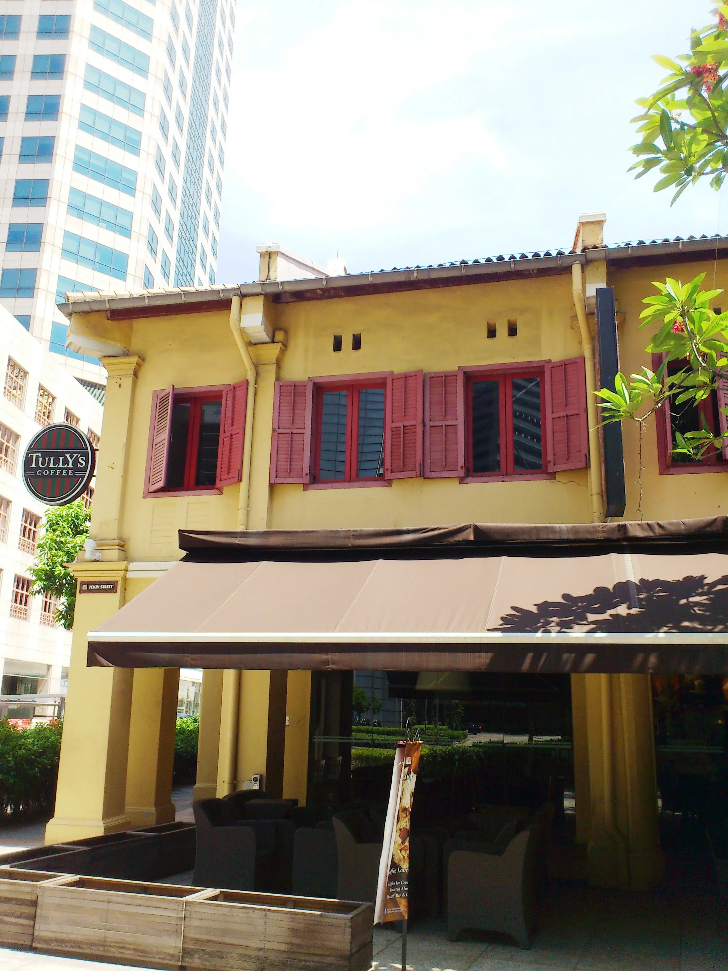 Front facade of 76 Telok Ayer Street