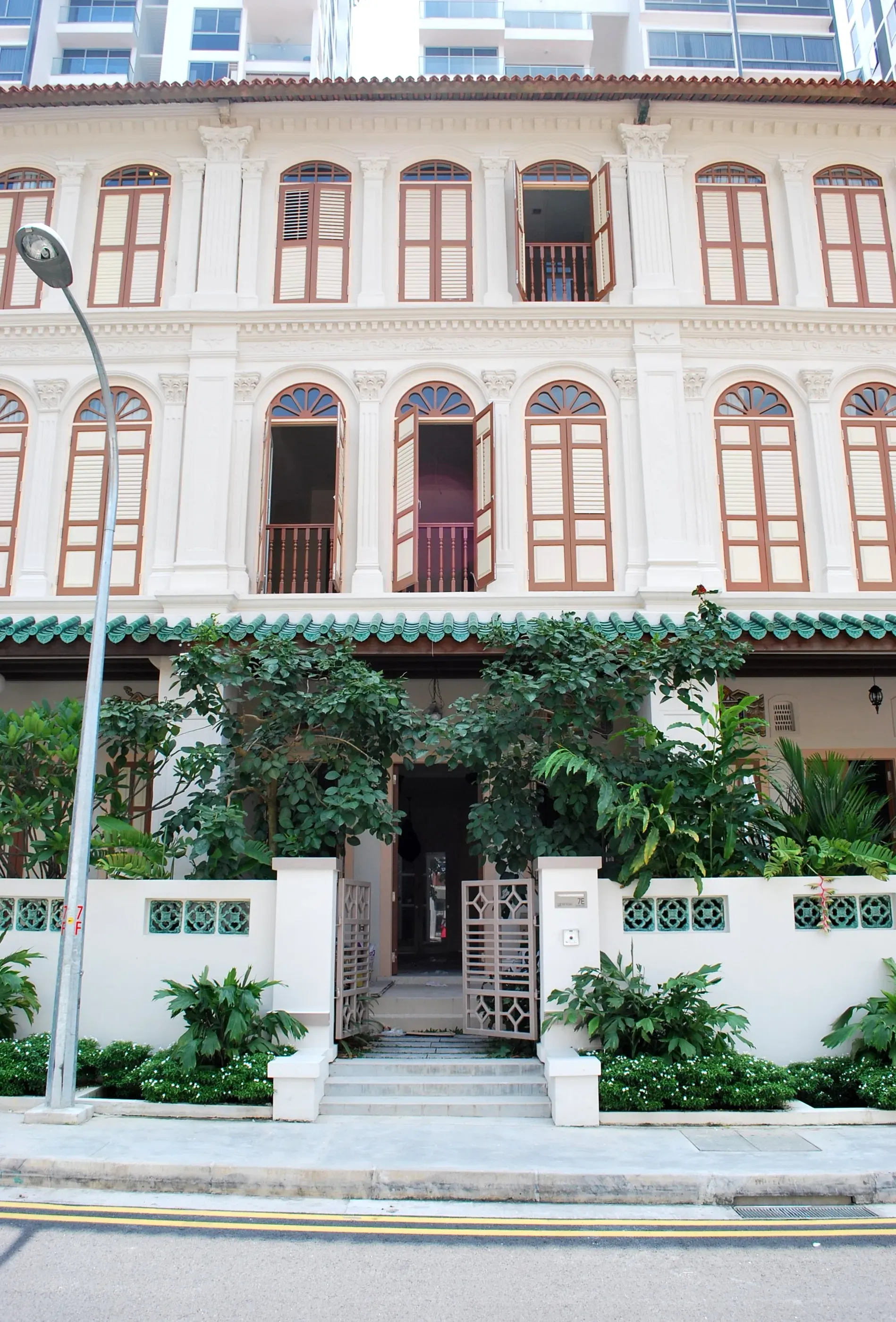 Front facade of 7E Tong Watt Road