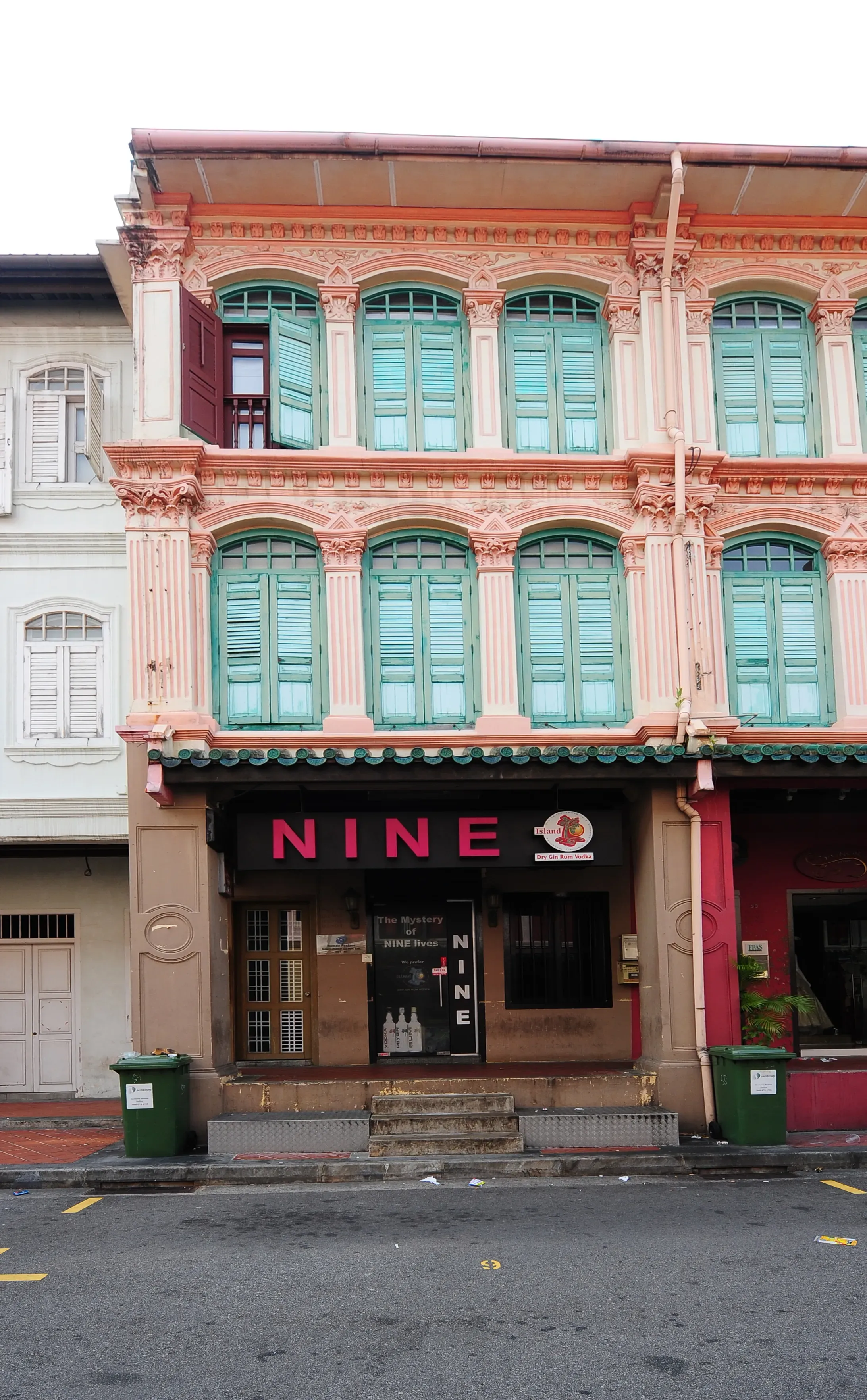 Front facade of 51 Tras Street