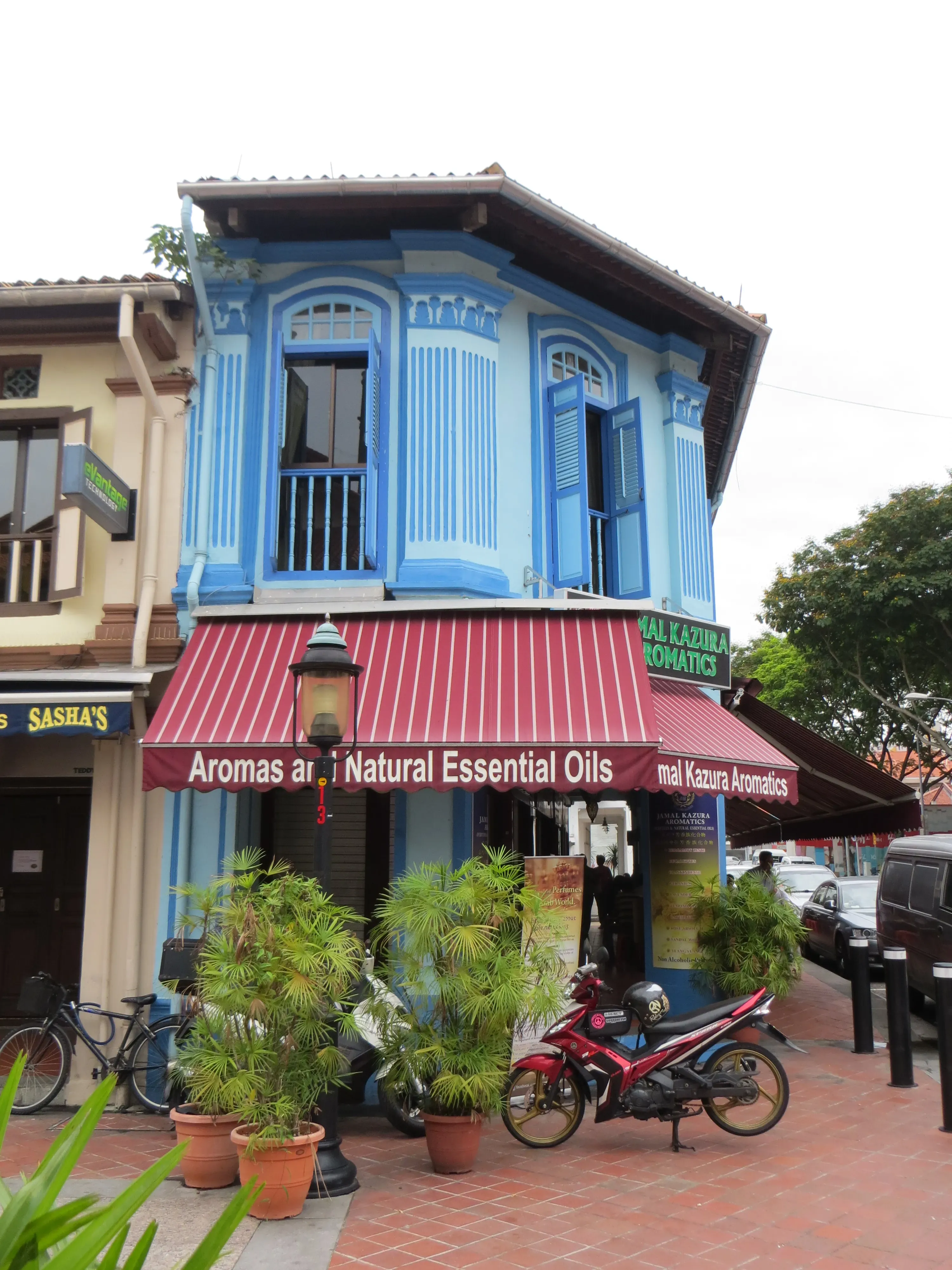 Front facade of 21 Bussorah Street