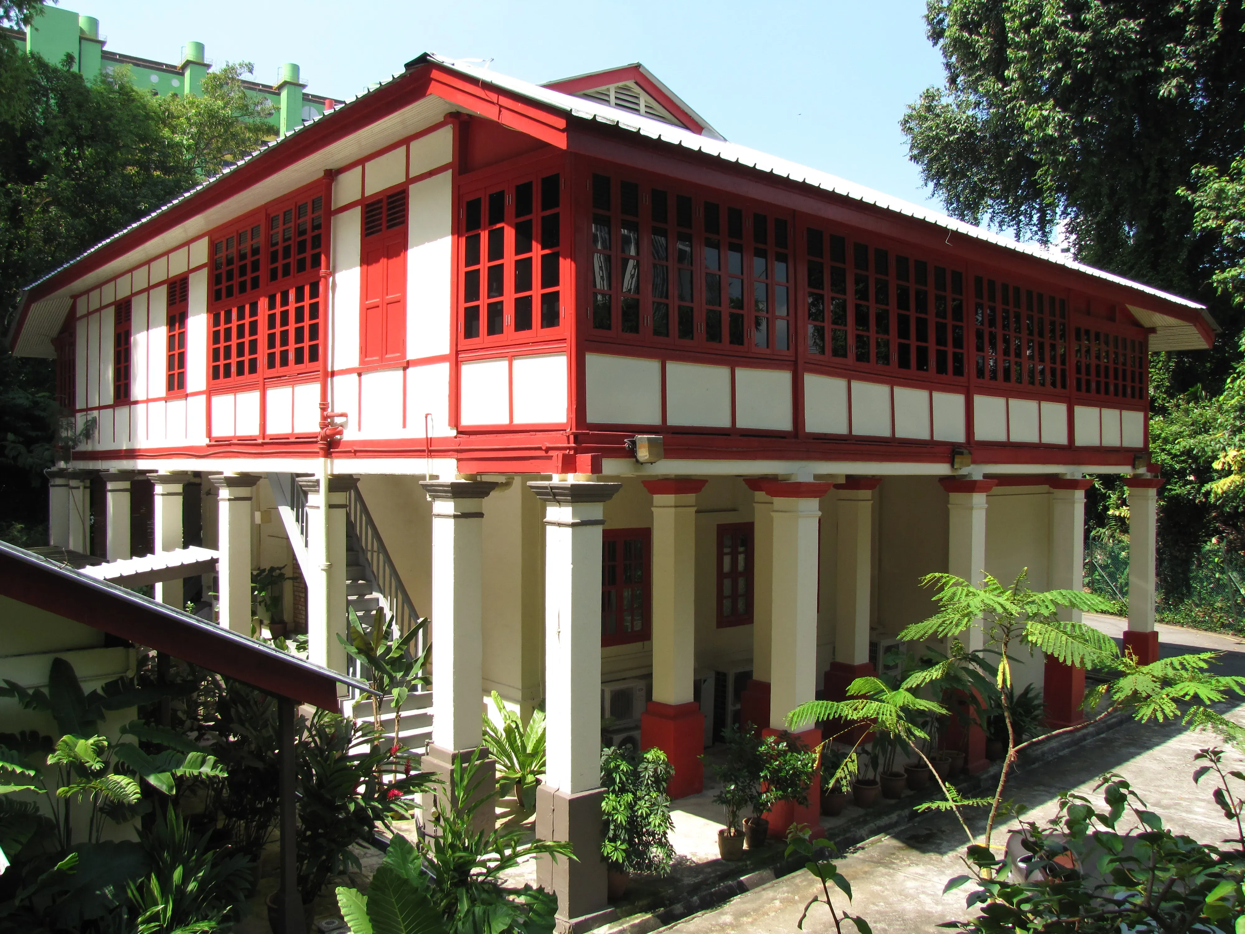 Building of 18 Pearl's Hill Terrace