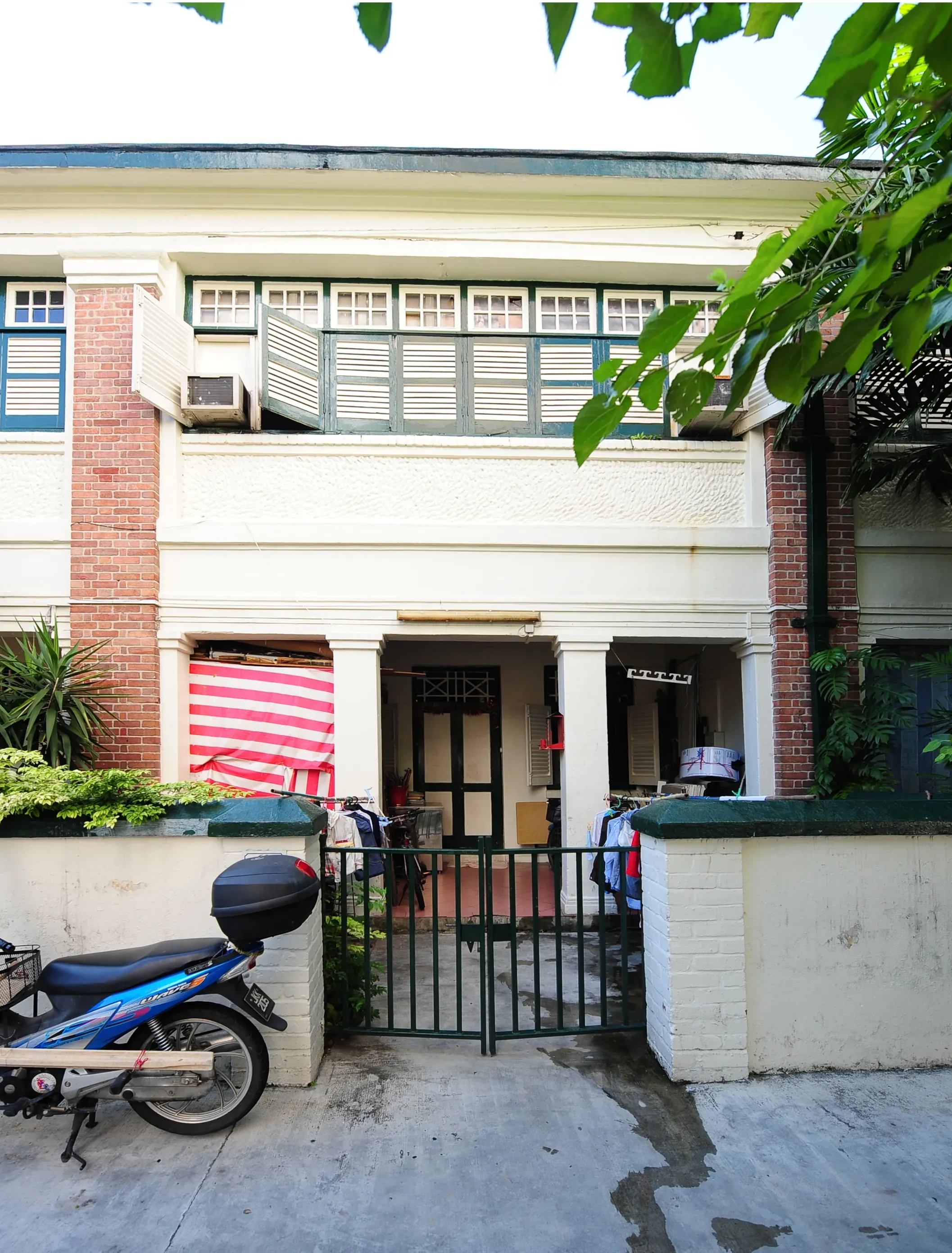 Front facade of 62 Rowell Road
