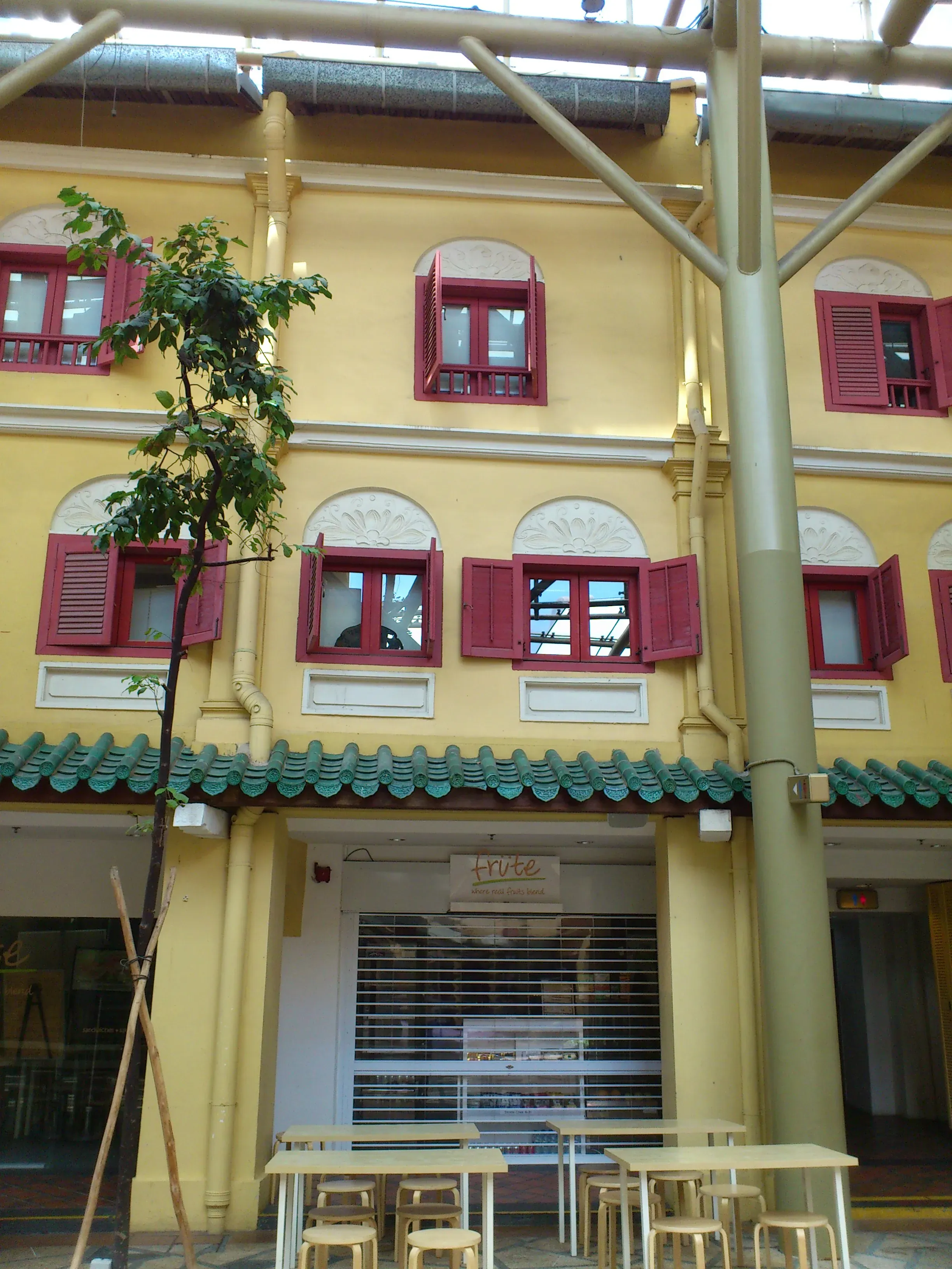 Front facade of 76 Telok Ayer Street