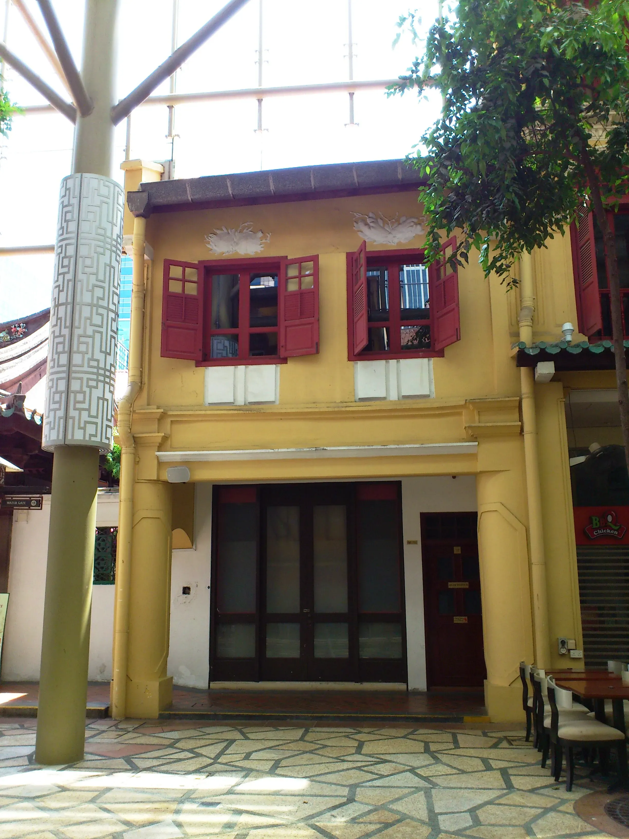 Front facade of 130 Amoy Street