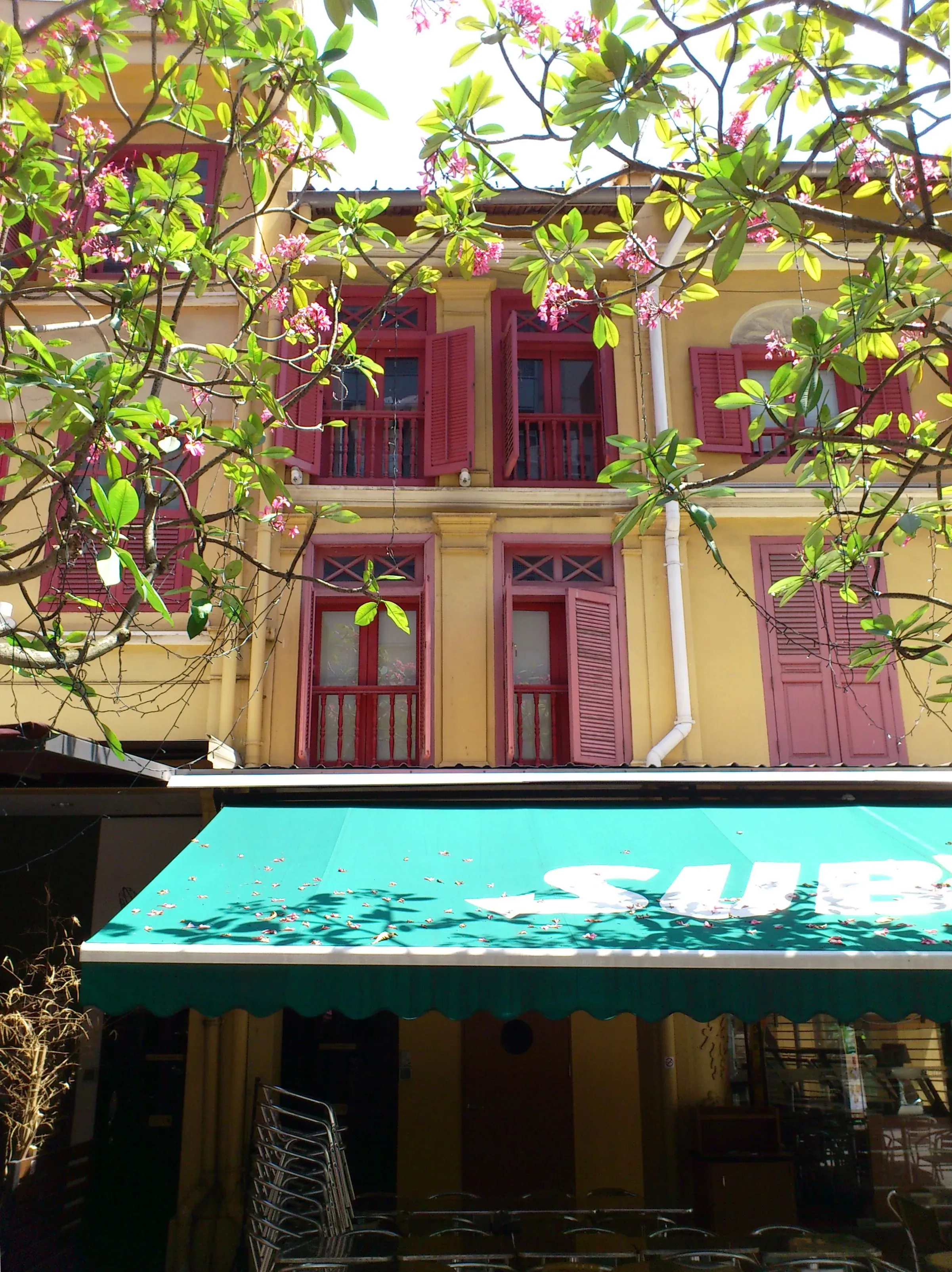Front facade of 76 Telok Ayer Street