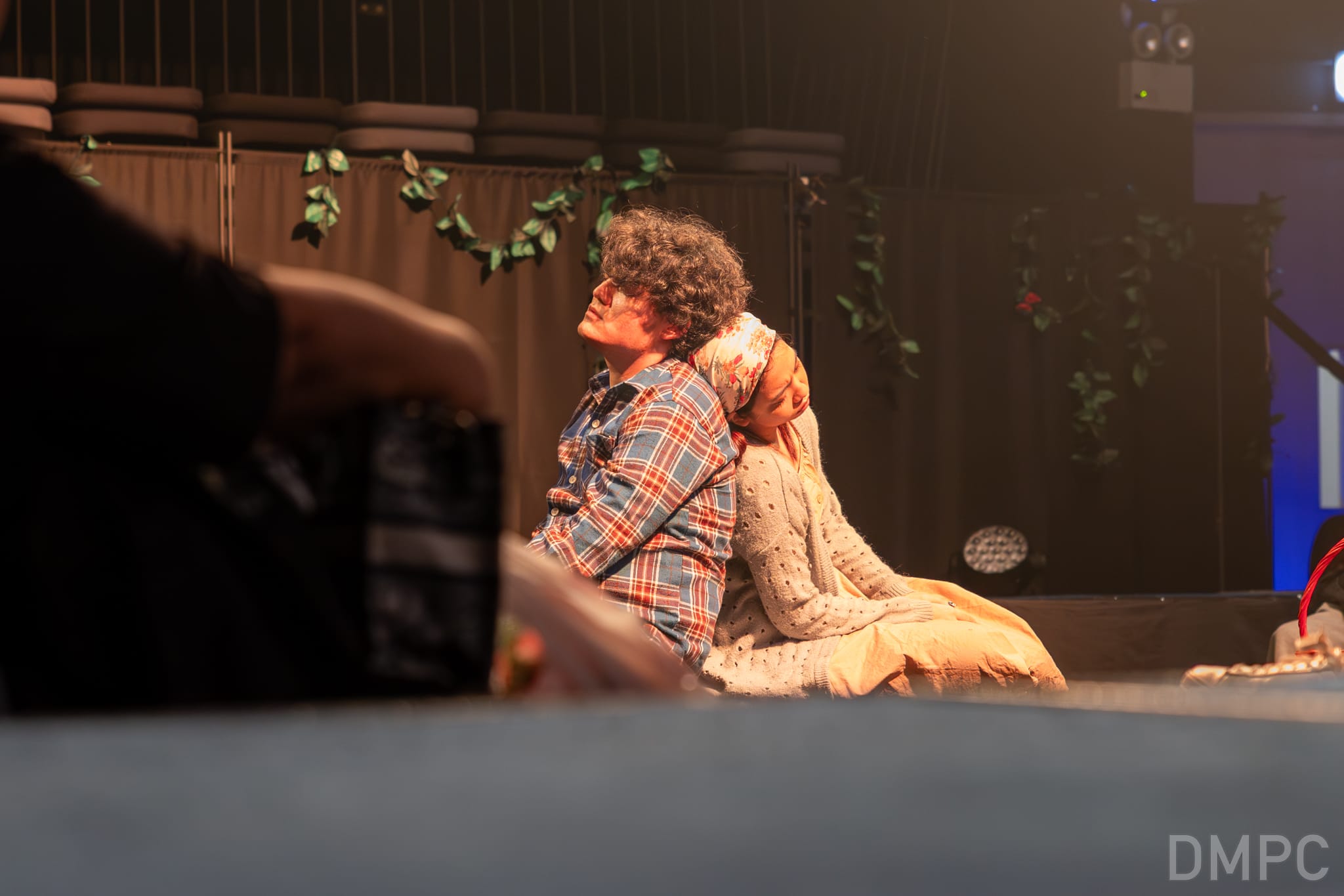 Image of Temasek Polytechnic Teatro performing at their annual Teatrofest production