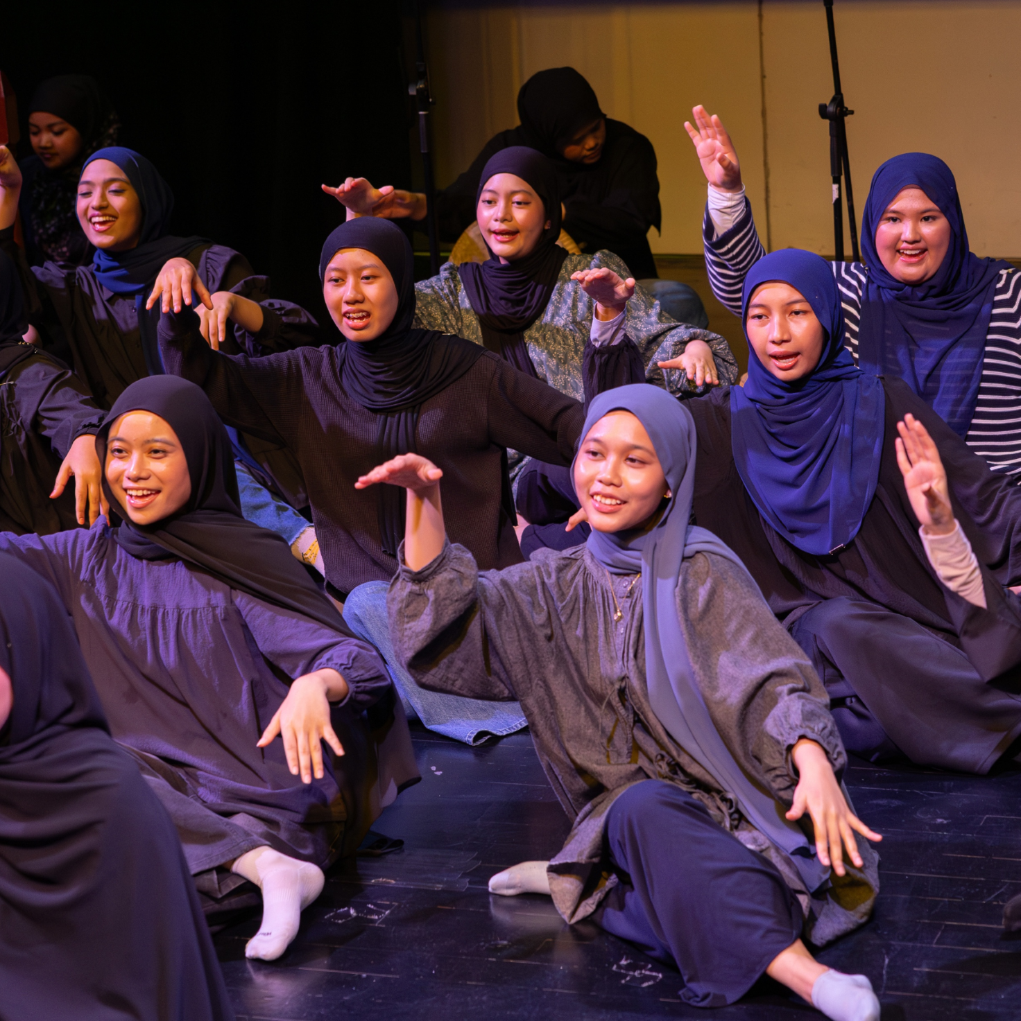 Image of TP Dikir Barat performing at a concert 2