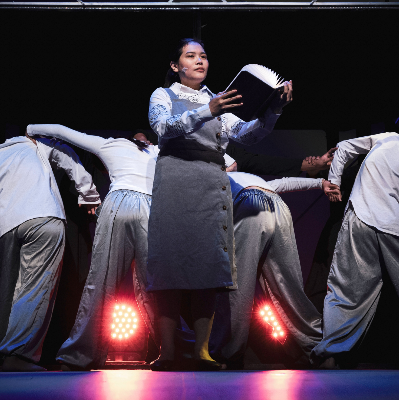 Image of TP Teatro performing at a theatrical production 1