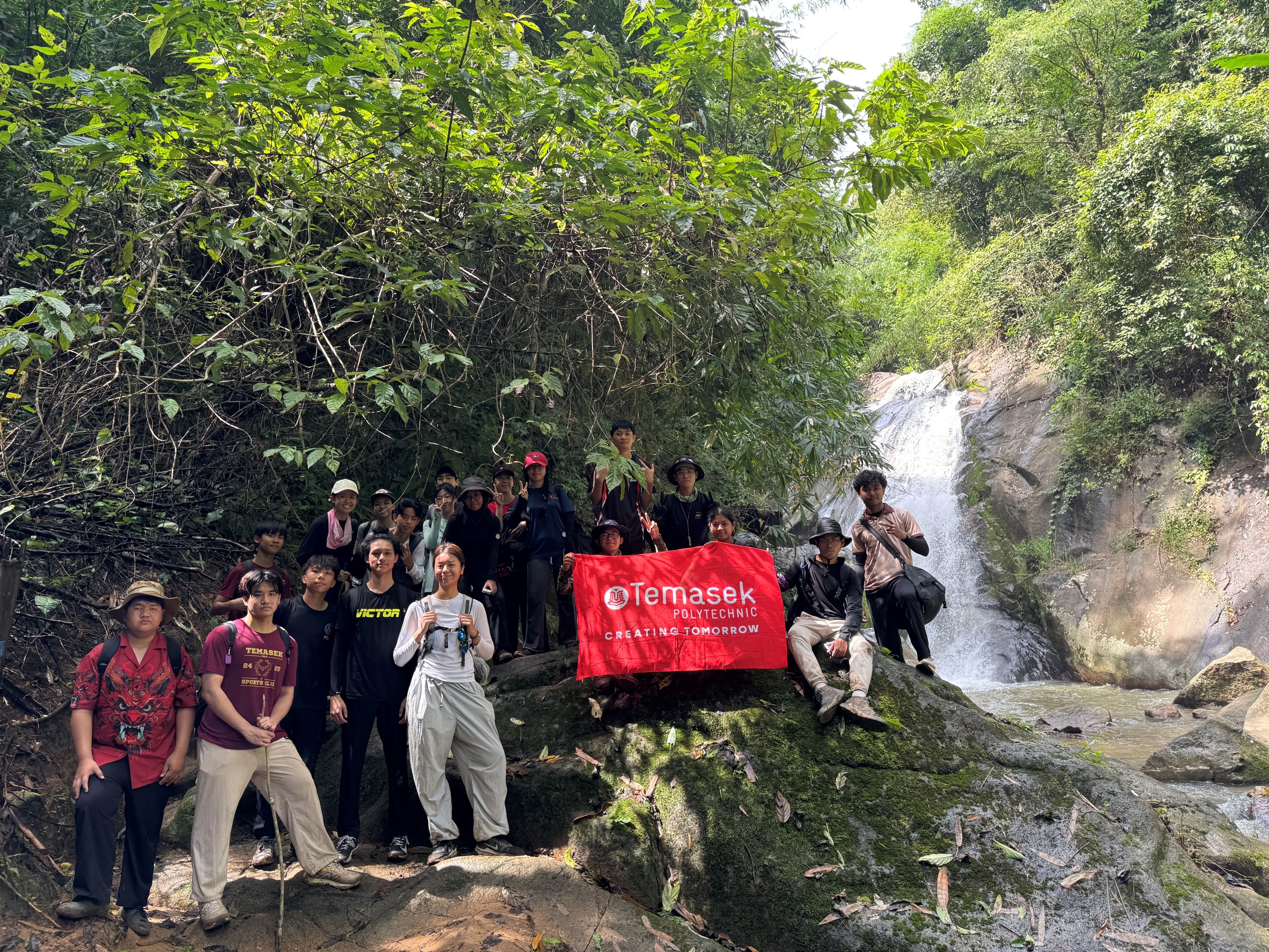 Image of students participating in an overseas adventure learning expedition
