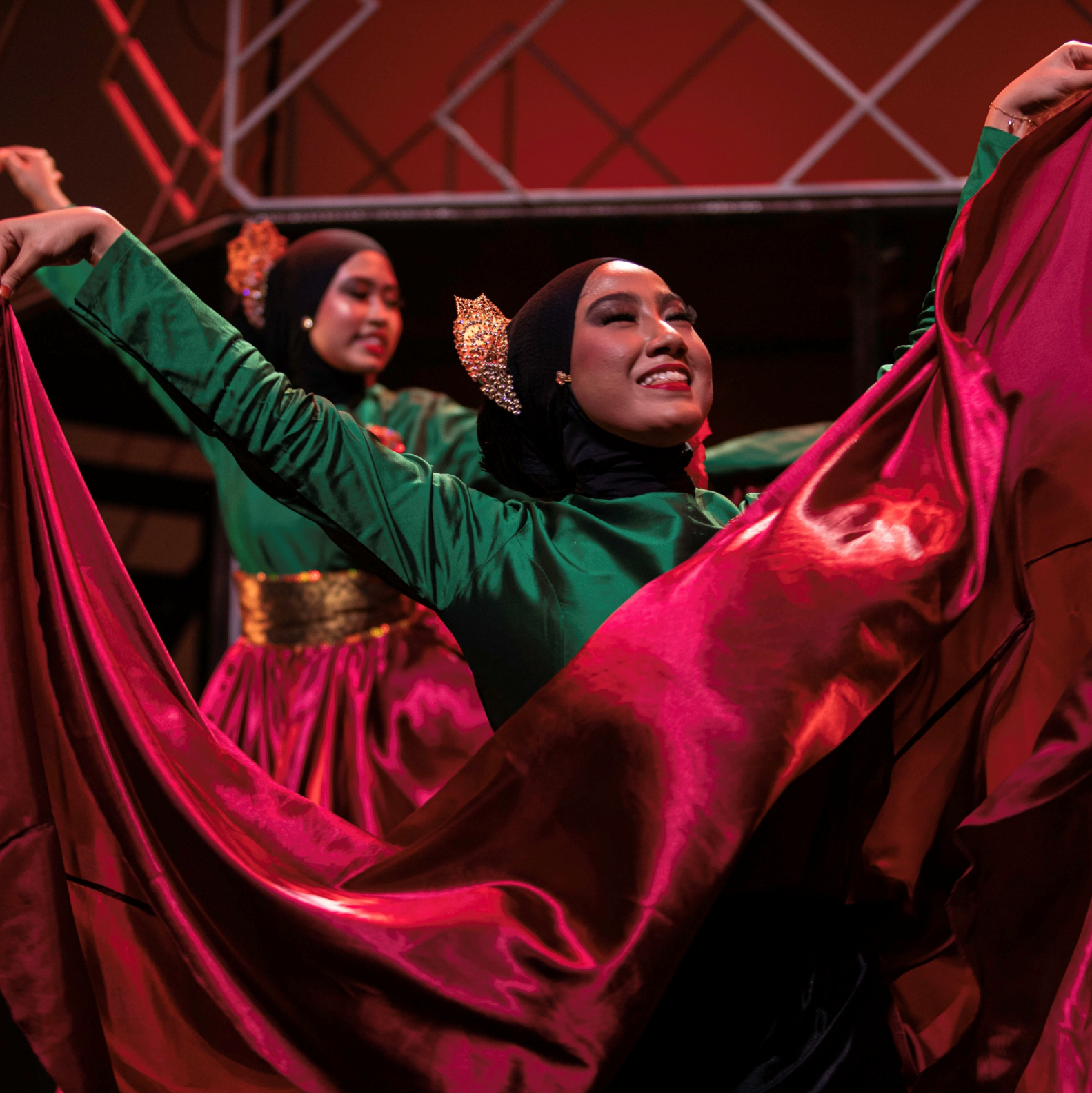 Image of TP Malay Dance Group performing at a concert 1