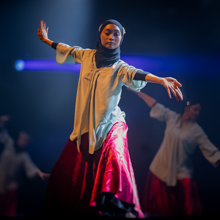 Image of TP Malay Dance Group performing at a concert 3