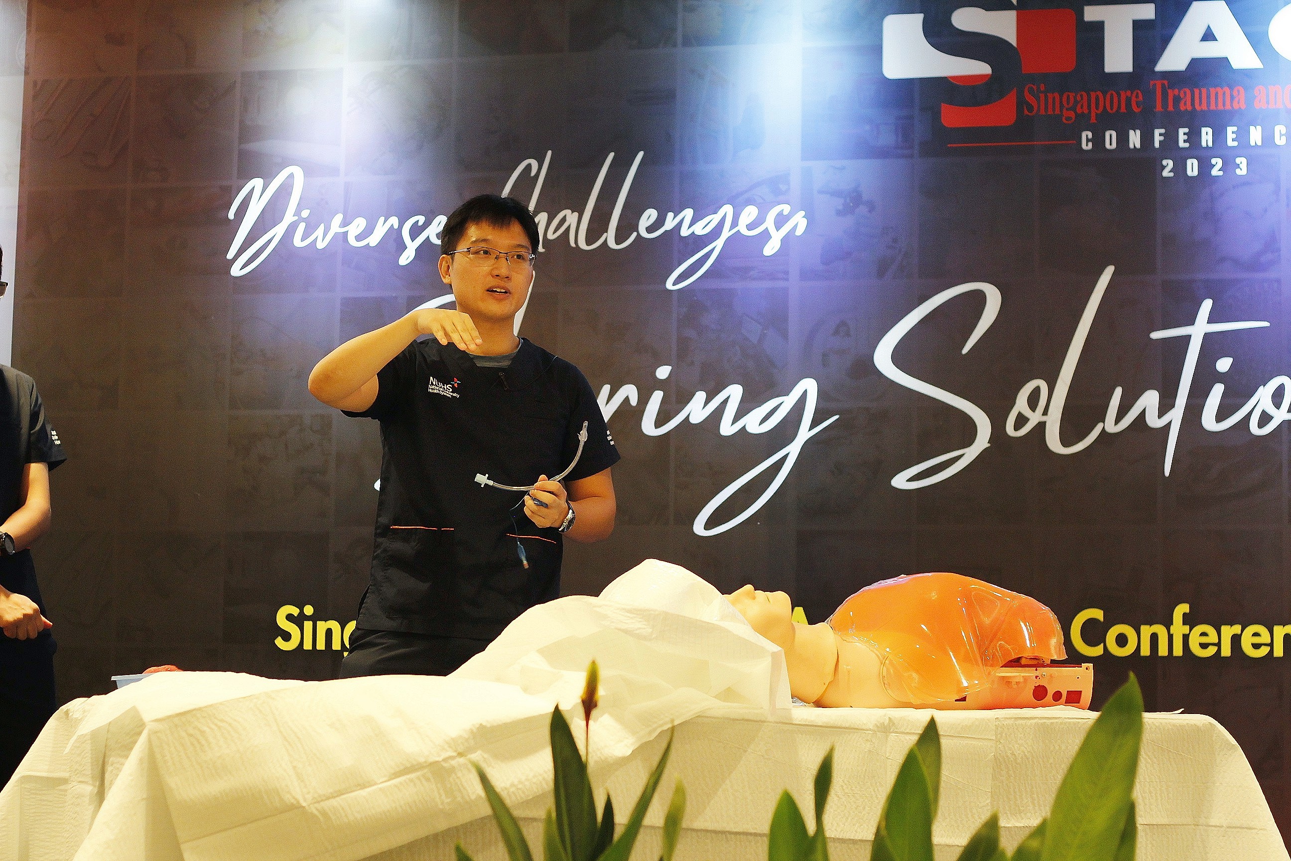 Dr Kenneth Heng
