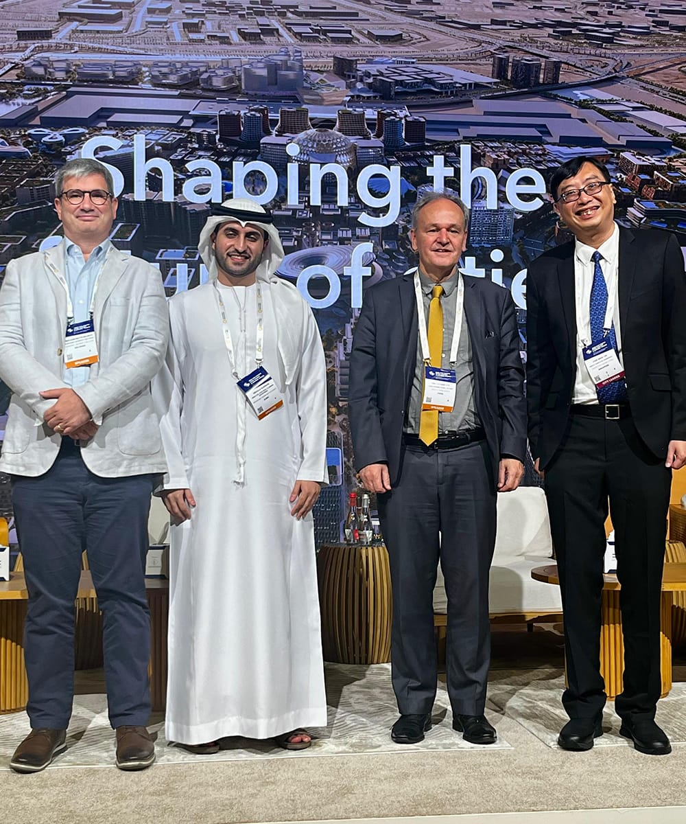 CLC Deputy Director, Research, Mr Tan Chee Seng in a group photo with the other panellists (right)
