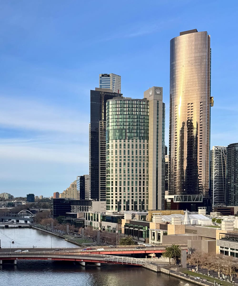 Wide shot of Melbourne’s cityscape by the Yarra River
