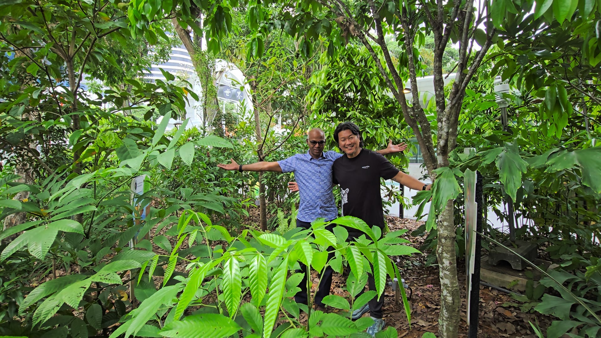 Photo of Professor Veera and Associate Professor Adrian Loo