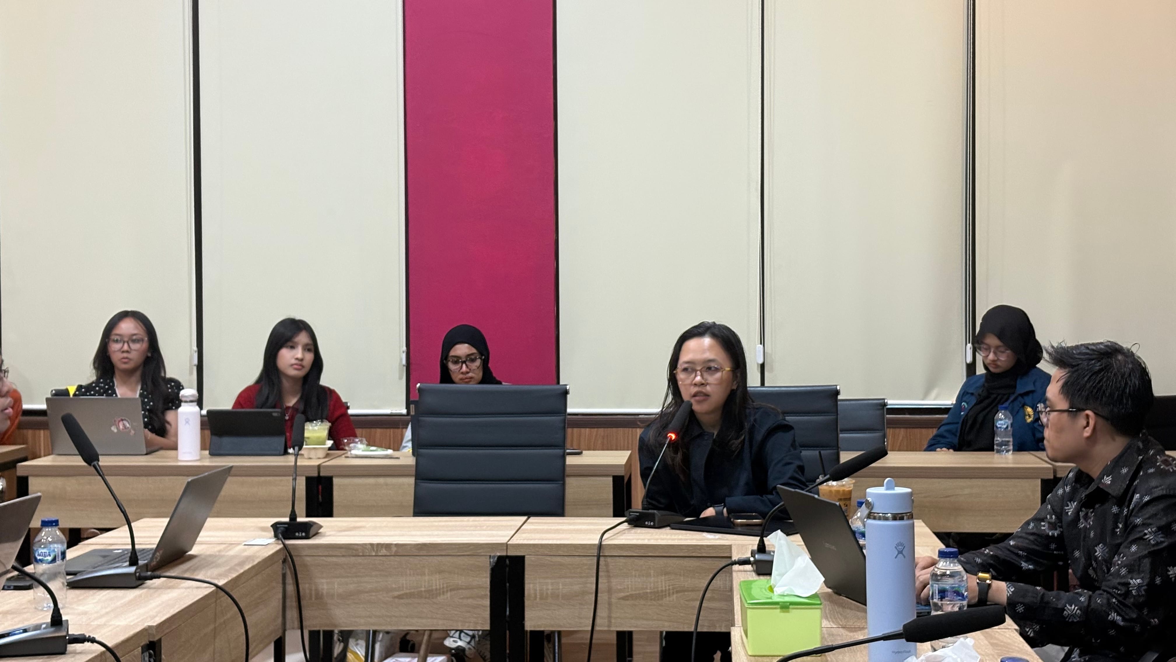 Dr. Krisna Puji Rahmayanti, sharing about the interests of FIA UI as well as possible collaboration angles