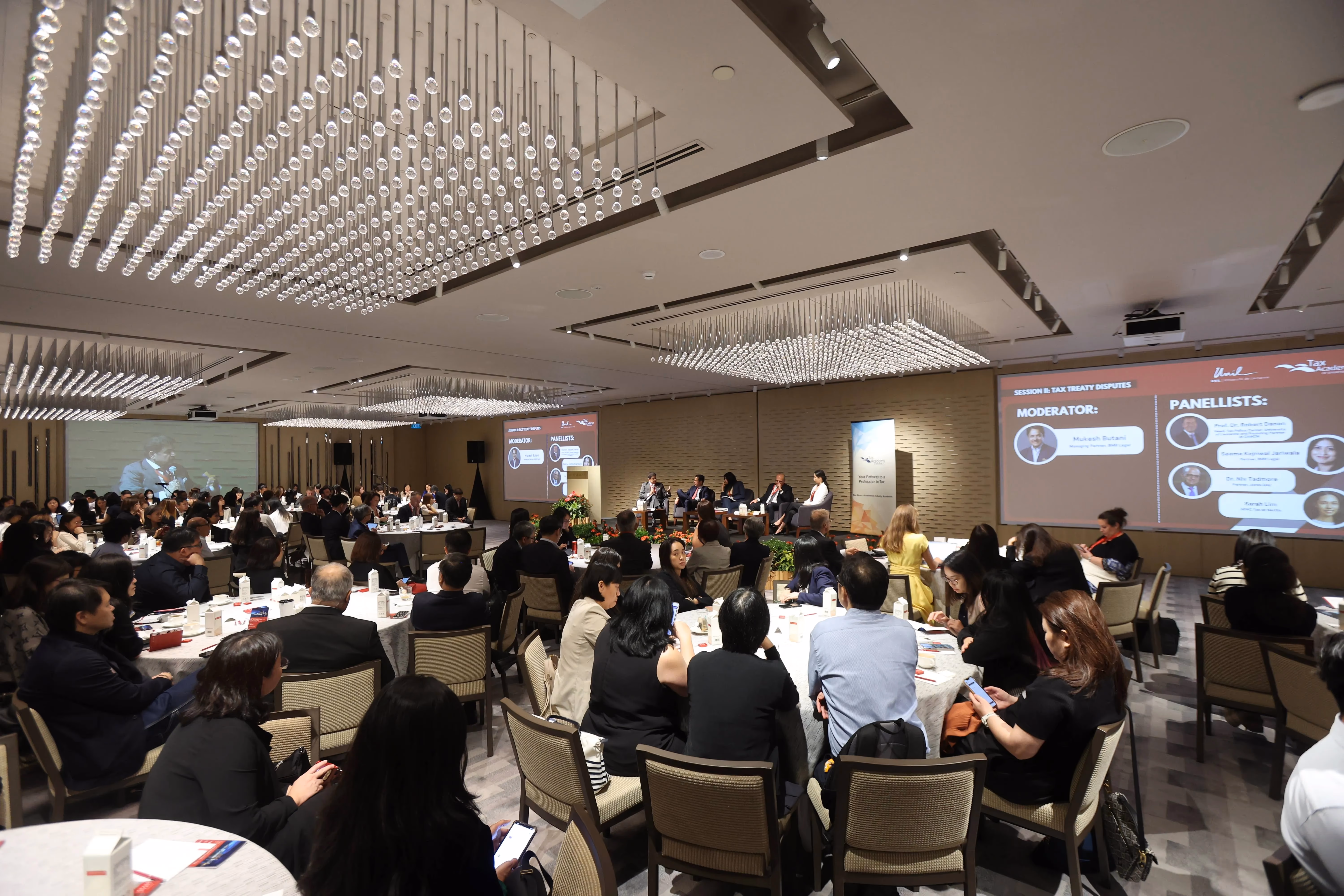 A ballroom full of guests