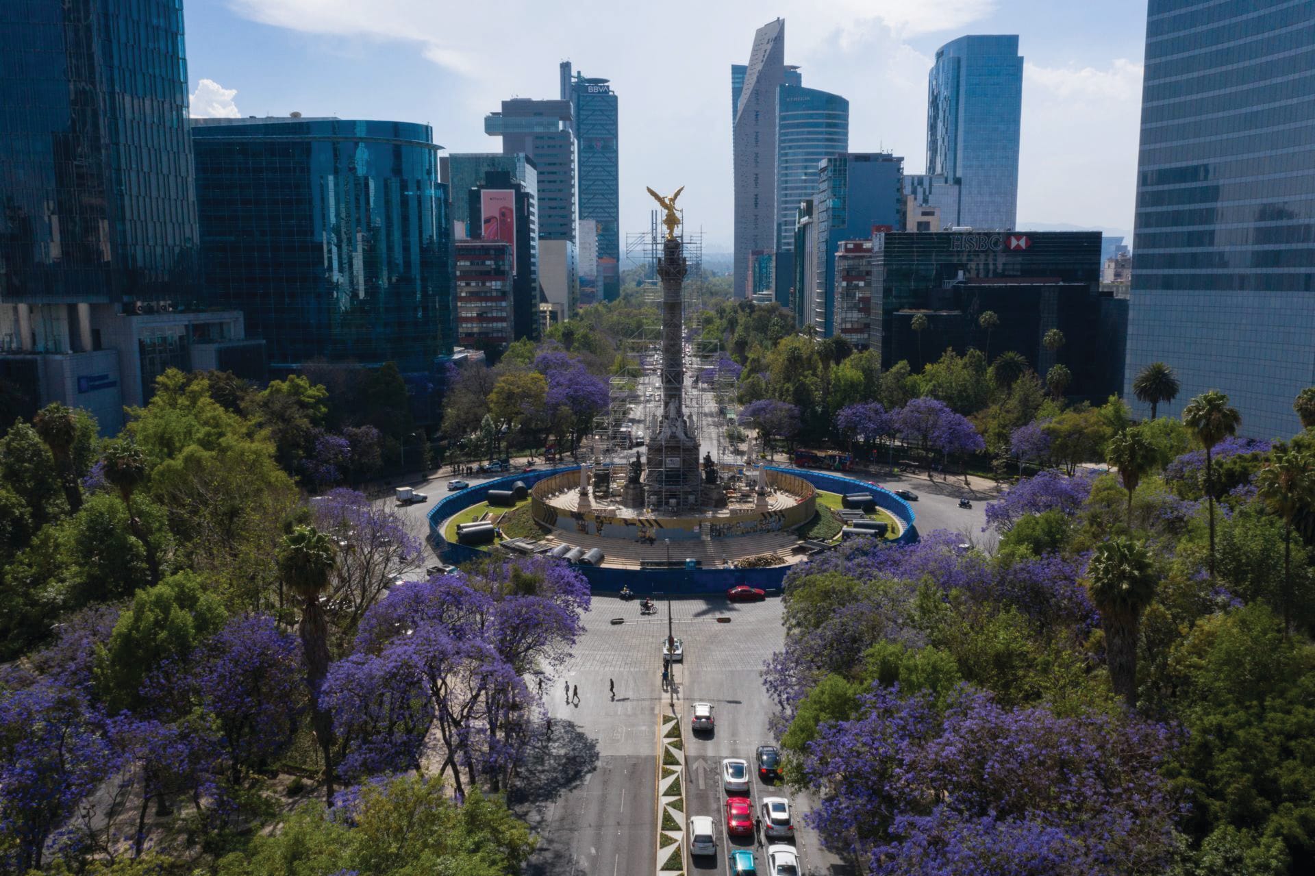 The Ángel de la Independencia monument, located in Mexico City.