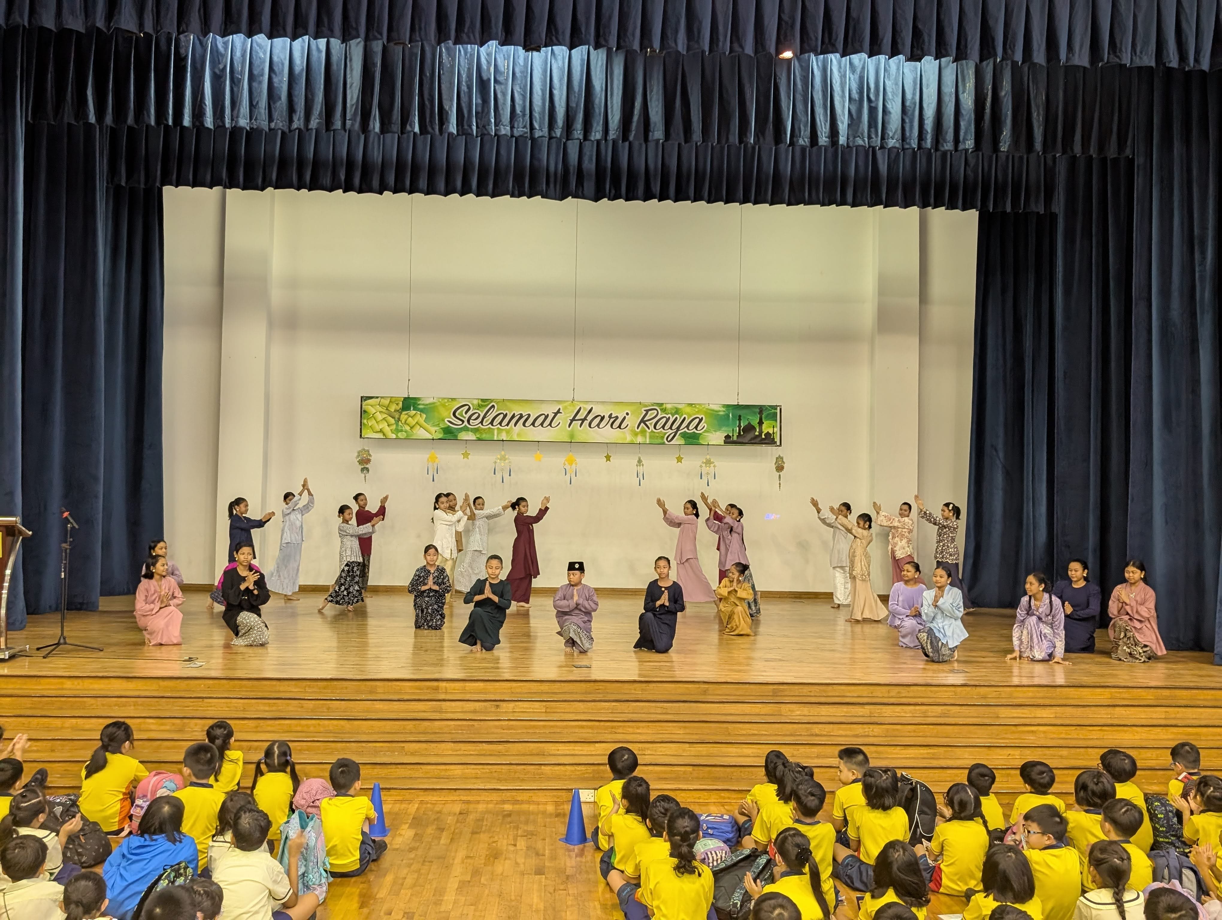 Final Pose of Malay Dance Performers