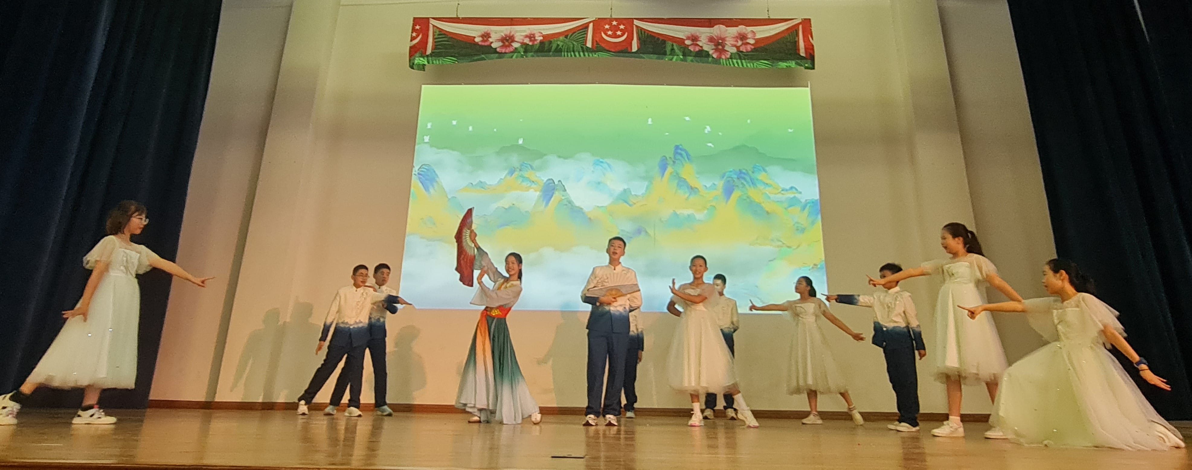 Students from Suzhou Xiangcheng No.1 Experimental School performing their cultural dance 