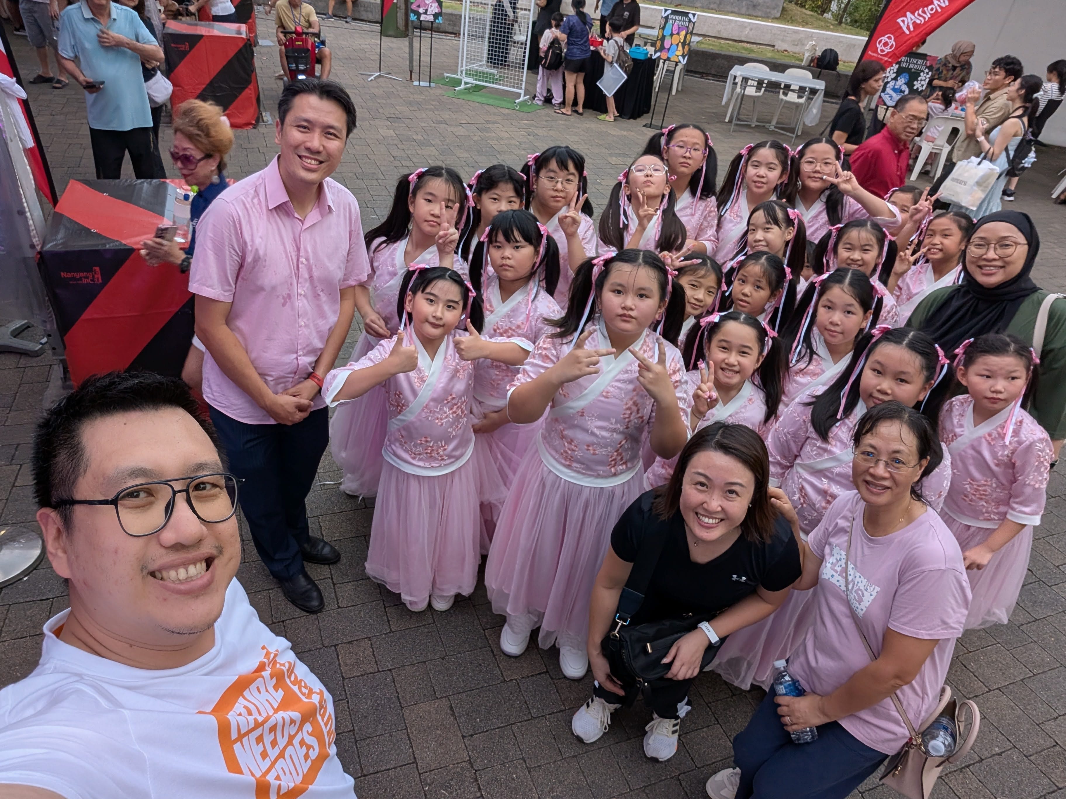 Group Photo with Mr Shawn Huang Wei Zhong Senior Parliamentary Secretary, Ministry of Finance & Ministry of Manpower, MP of West Coast-Jurong West GRC