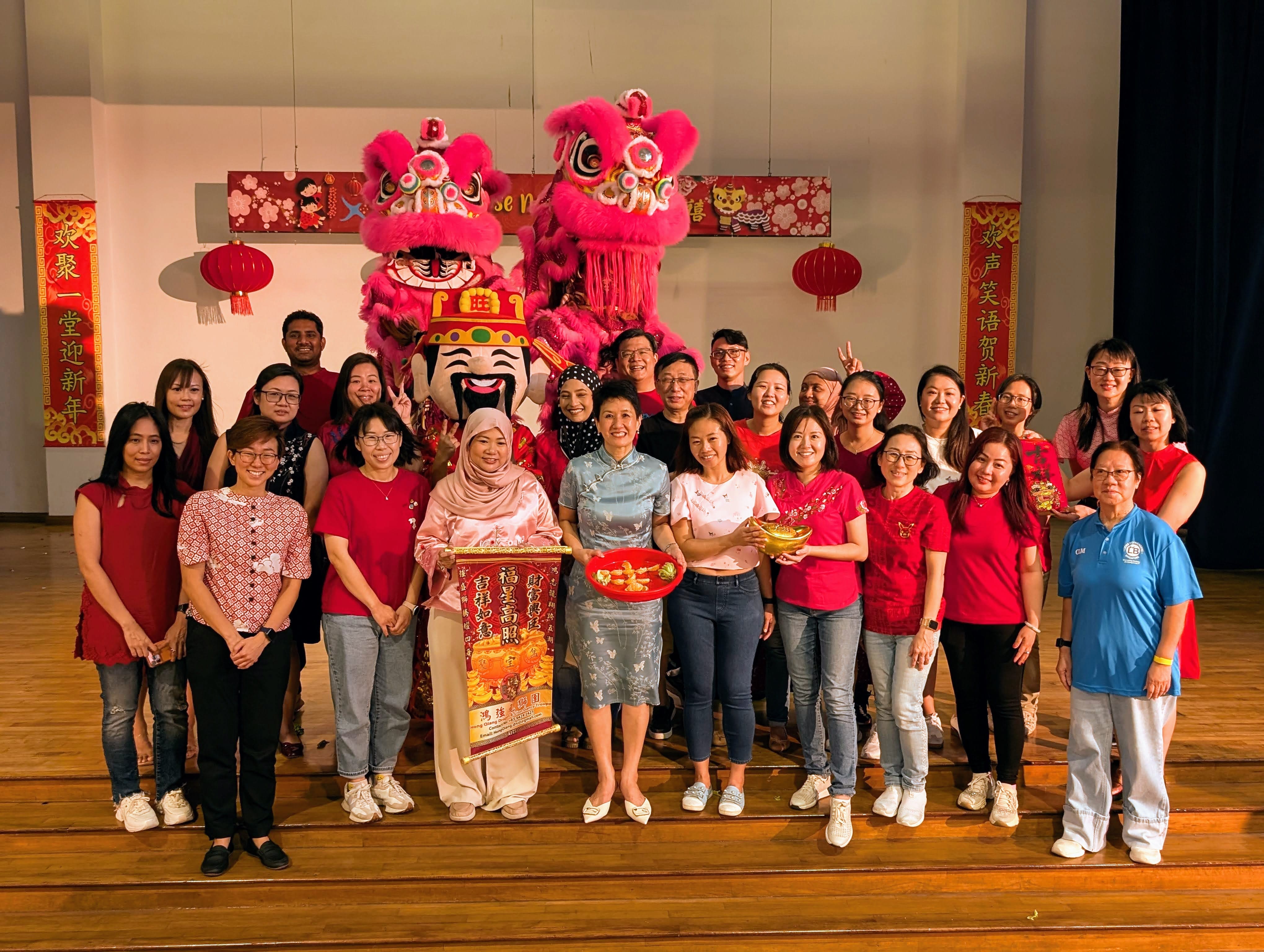School leaders, PSLs and staff from the Lion Befrienders take a group photo with the Lions