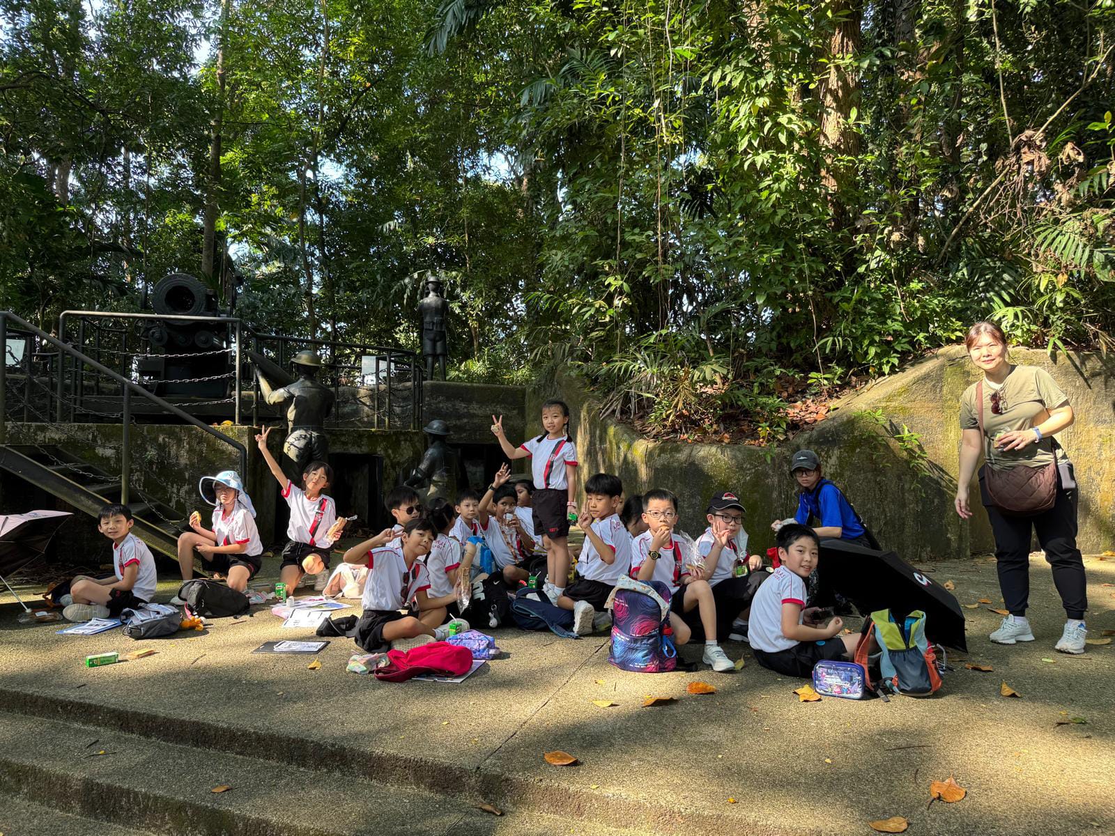 A class photo of P3 at Labrador Park