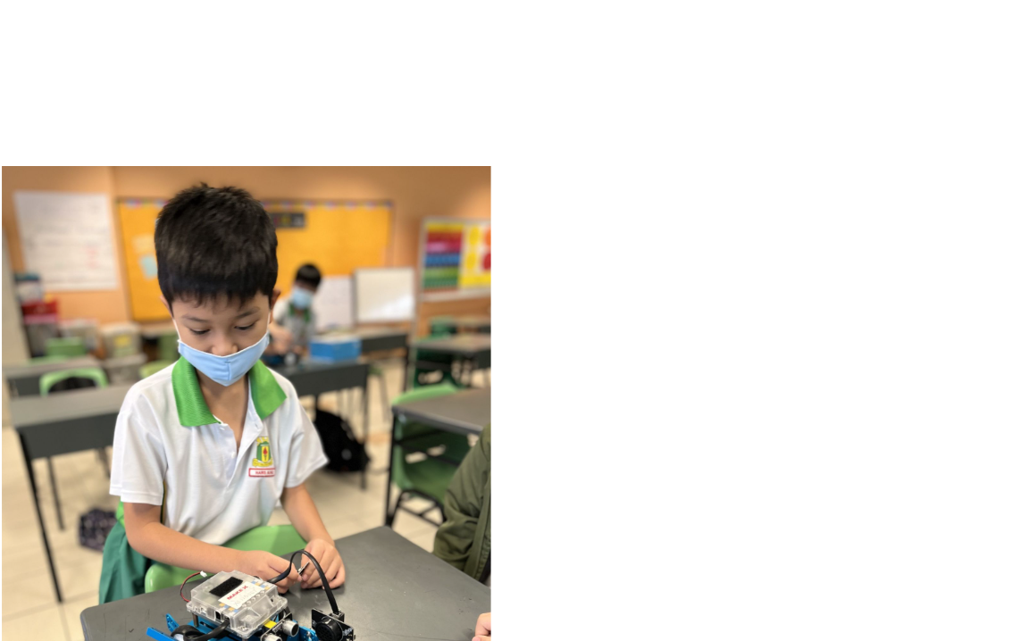 students building robots